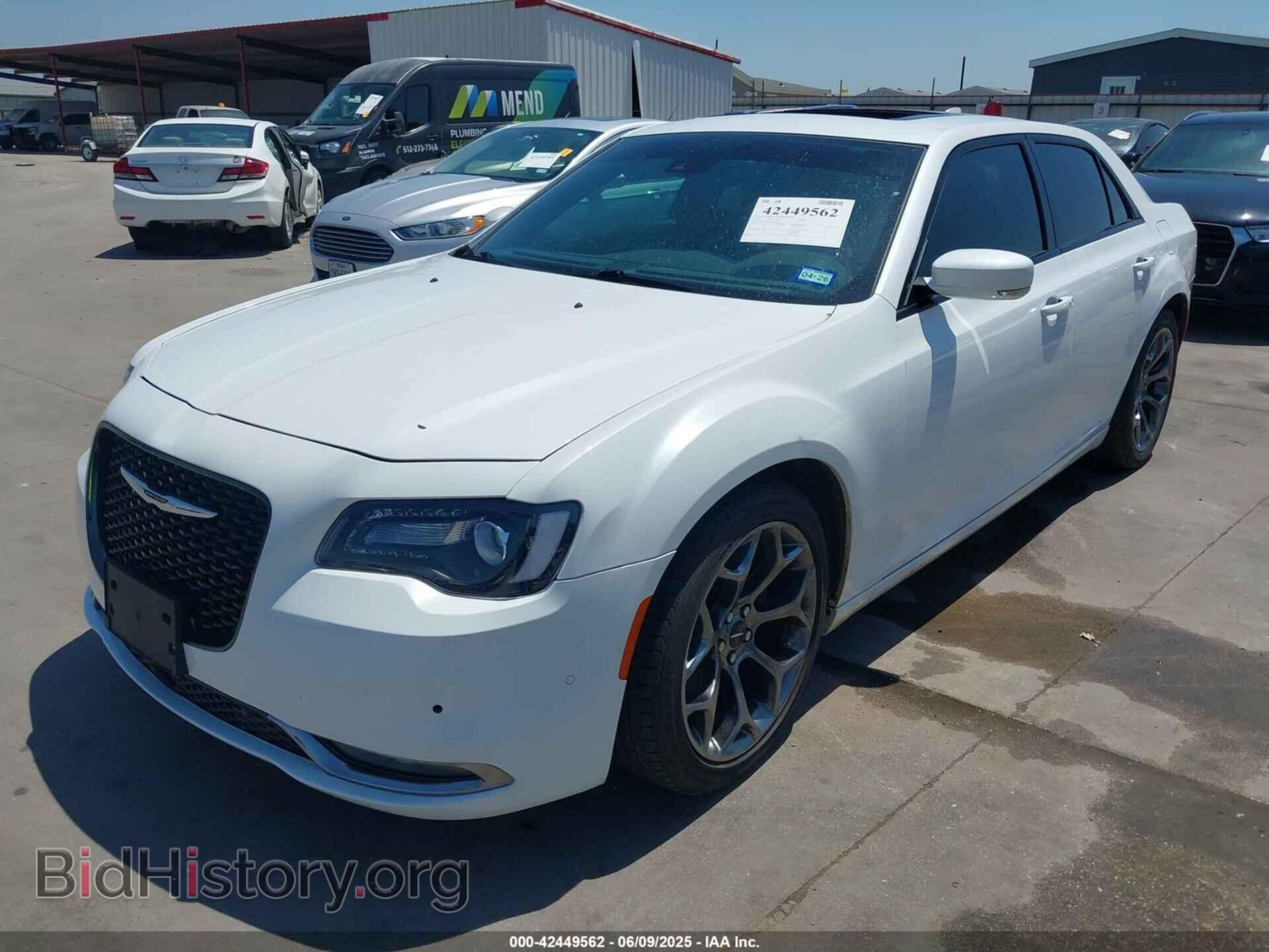 2015 CHRYSLER 300 - VIN: 2C3CCABG8FH872326 - Фото 2