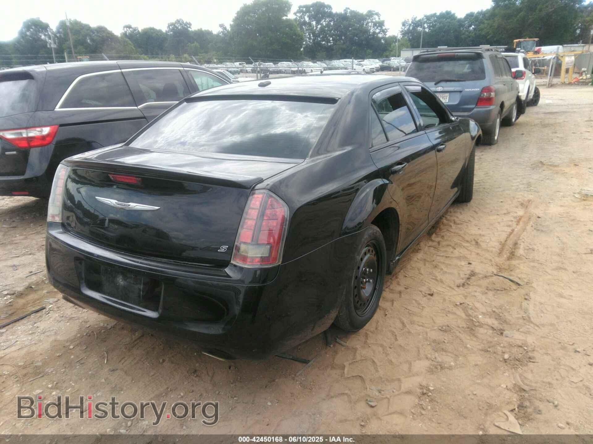 2014 CHRYSLER 300 - VIN: 2C3CCABG4EH346130 - Фото 4