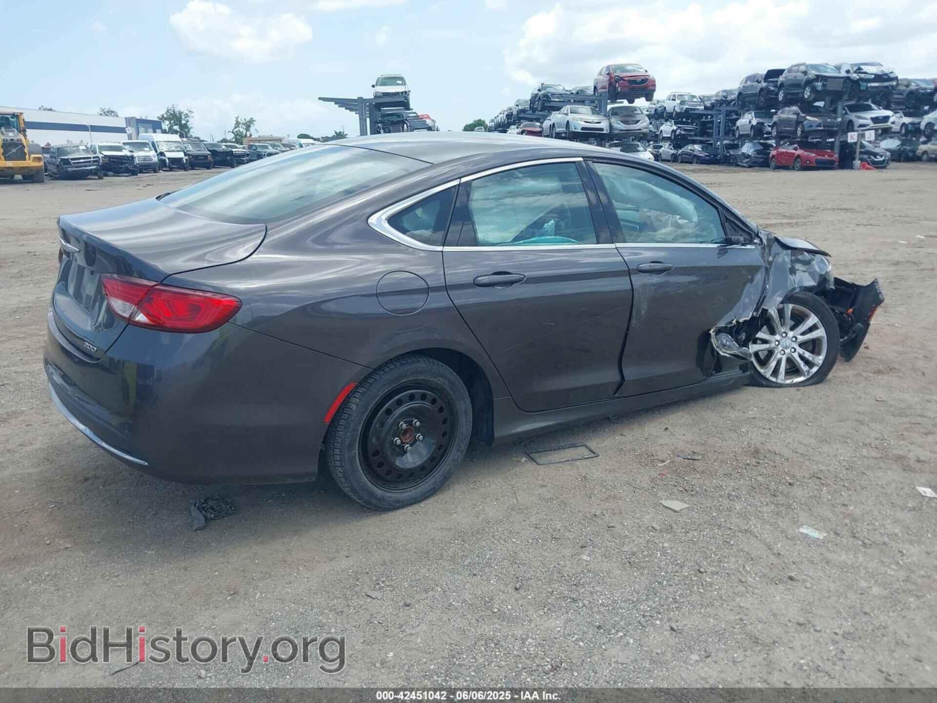 2016 CHRYSLER 200 - VIN: 1C3CCCAB1GN111745 - Фото 4