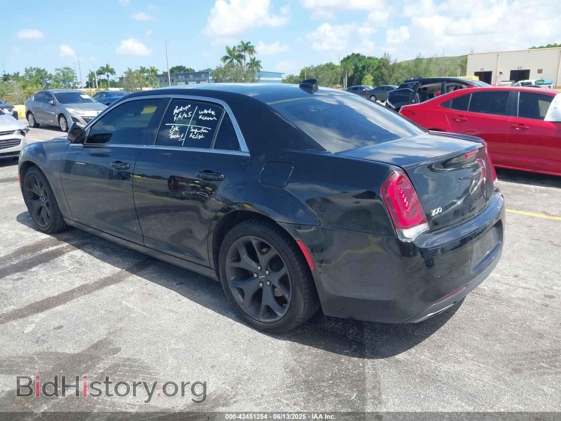 2018 CHRYSLER 300 - VIN: 2C3CCAAG1JH218326 - Фото 3