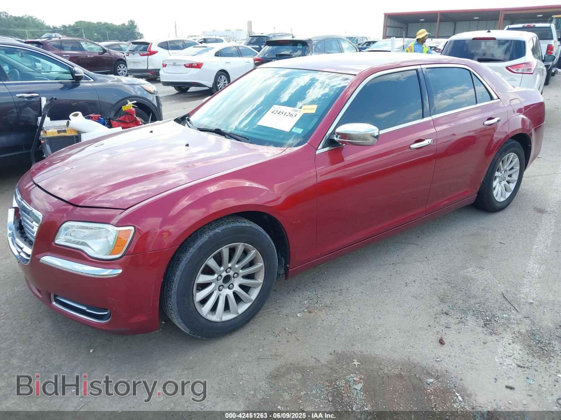 2014 CHRYSLER 300 - VIN: 2C3CCAAG5EH352083 - Фото 2