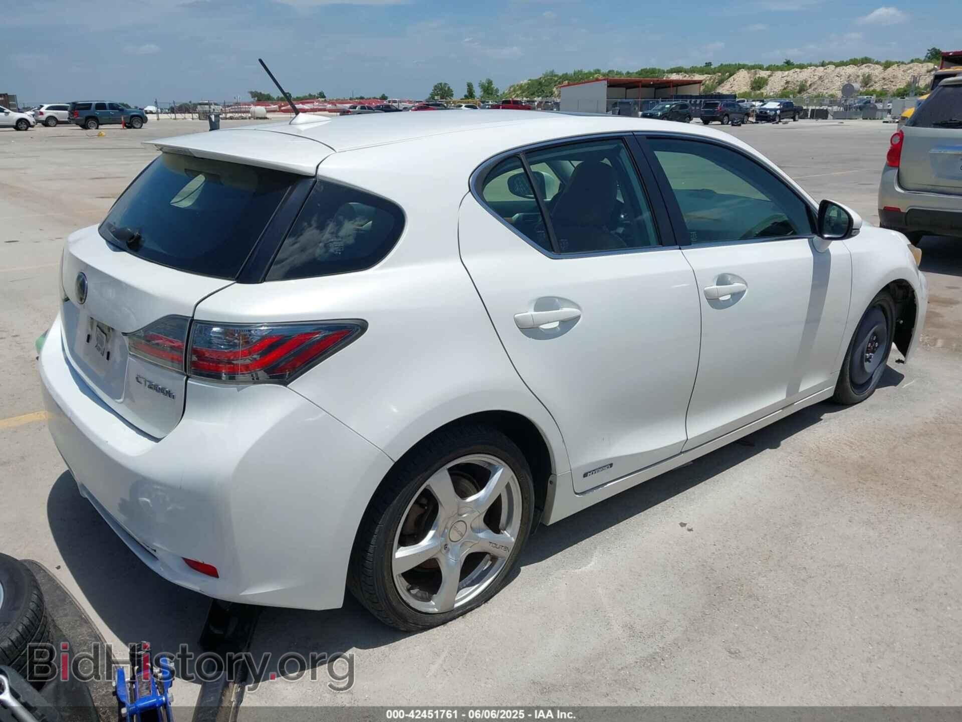 2011 LEXUS CT 200H - VIN: JTHKD5BH2B2020642 - Фото 4