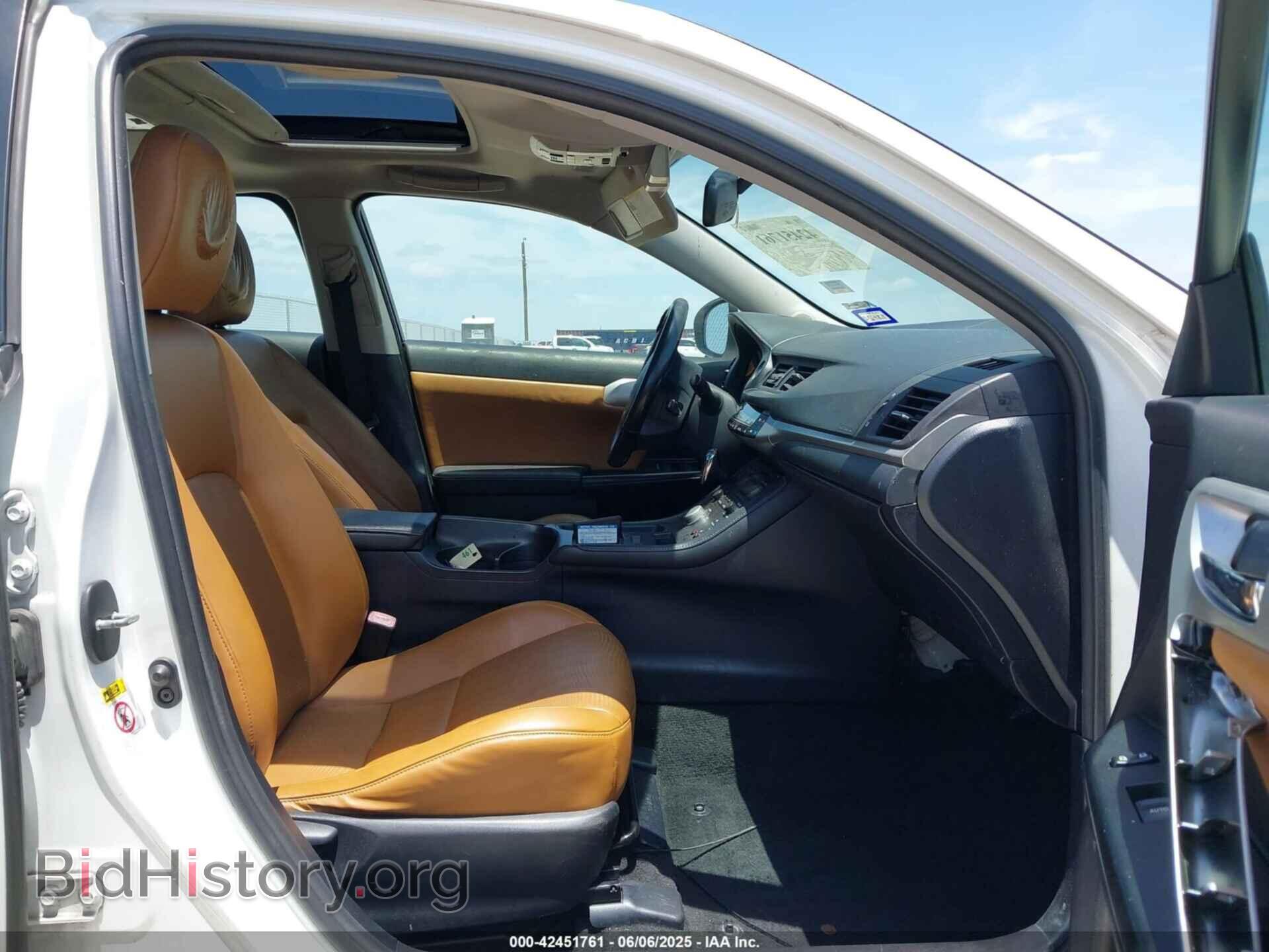 2011 LEXUS CT 200H - VIN: JTHKD5BH2B2020642 - Фото 5