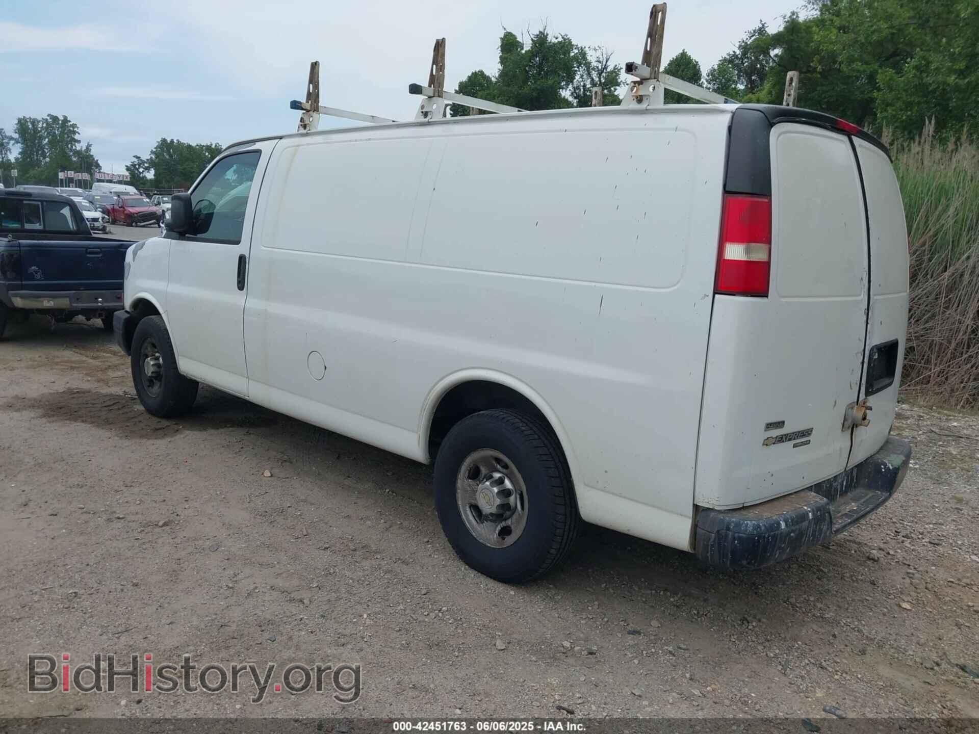 2011 CHEVROLET EXPRESS 2500 - VIN: 1GCWGFCA4B1172655 - Фото 3