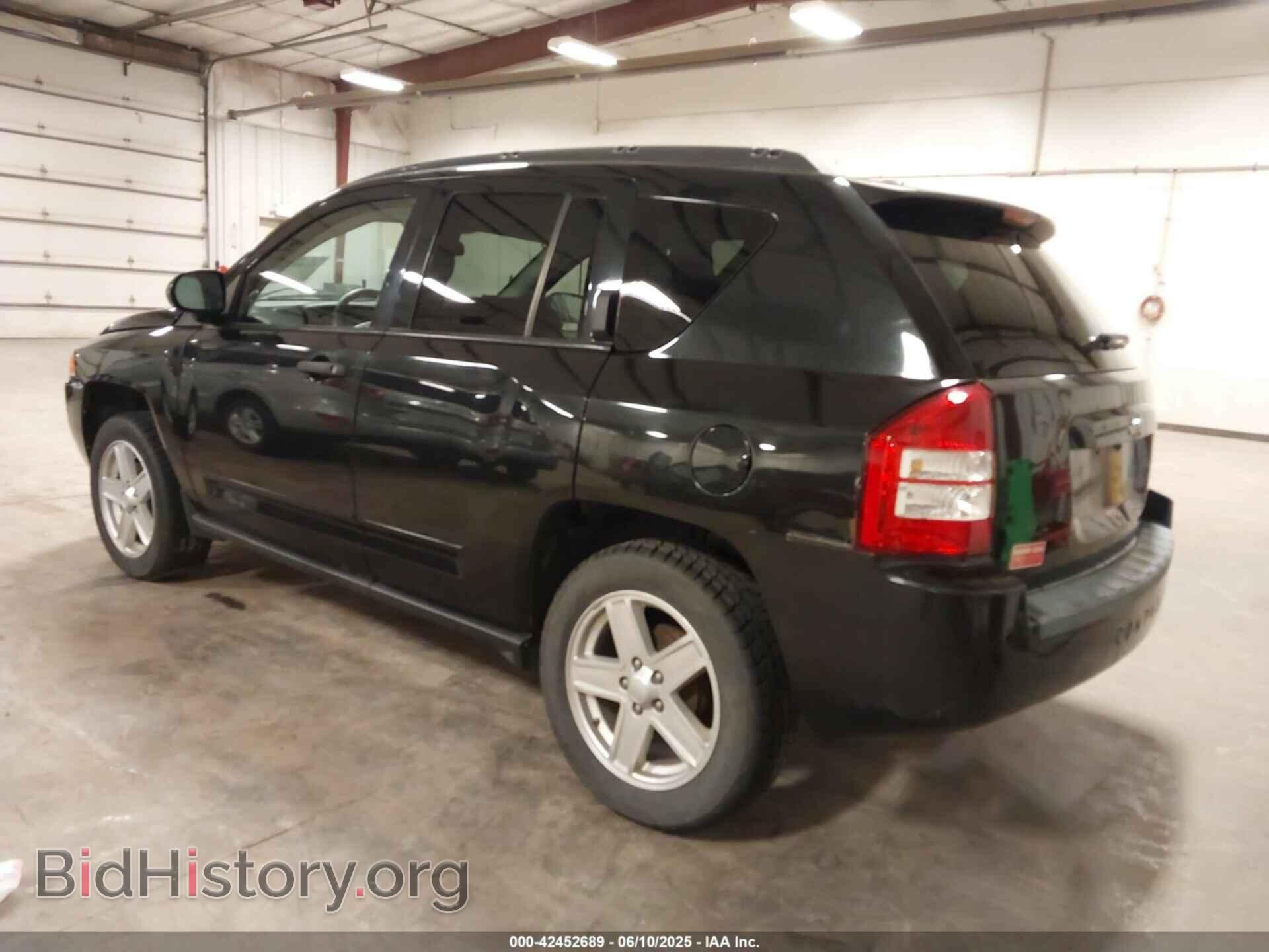 2008 JEEP COMPASS - VIN: 1J8FT47WX8D714864 - Фото 3