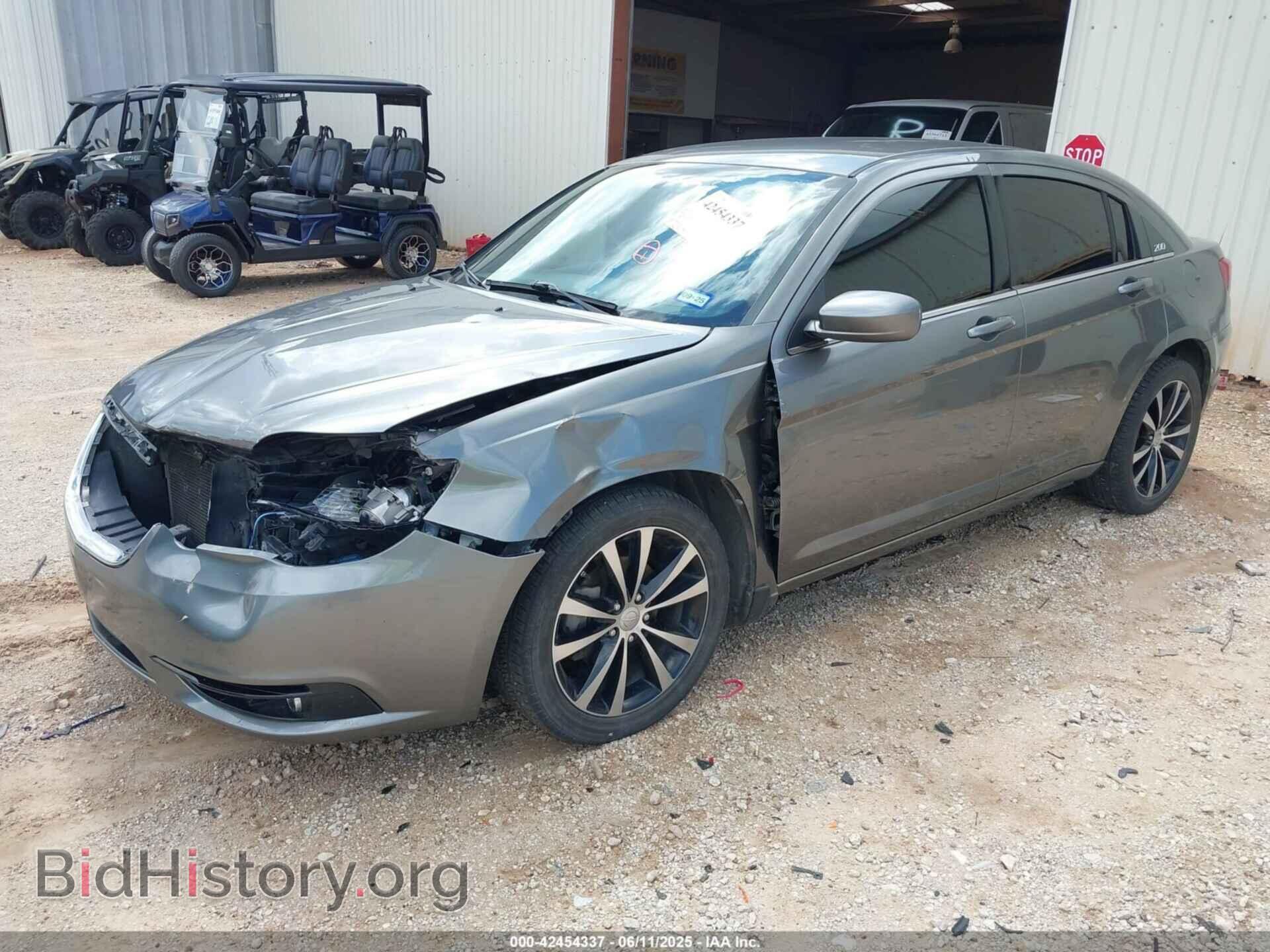 2013 CHRYSLER 200 - VIN: 1C3CCBBB2DN768350 - Фото 2