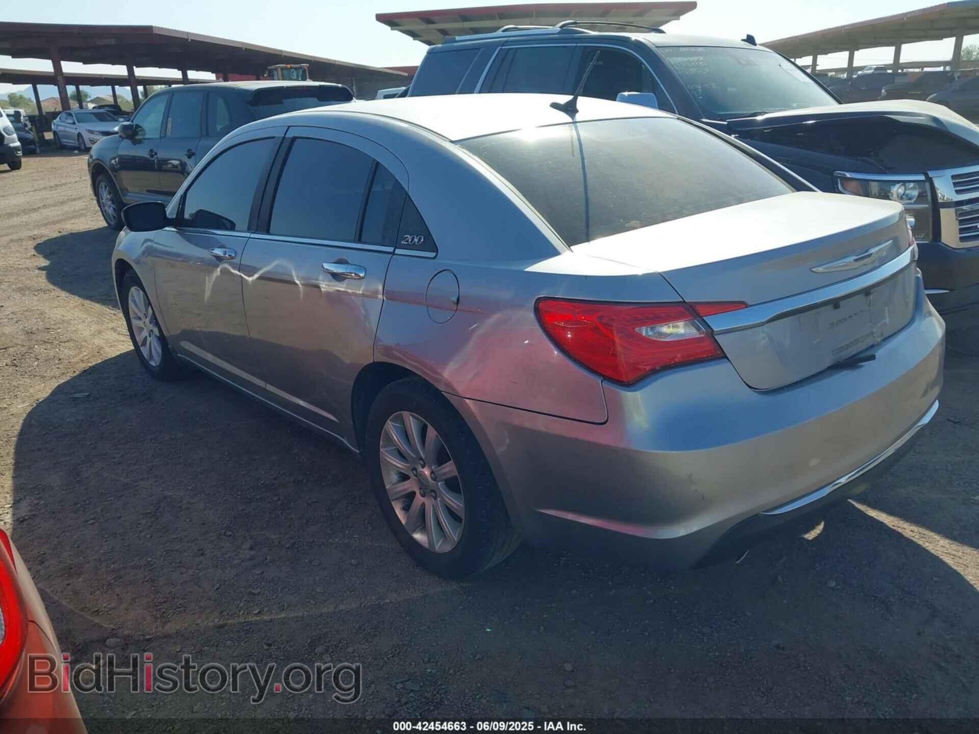 2013 CHRYSLER 200 - VIN: 1C3CCBCG3DN523857 - Фото 3