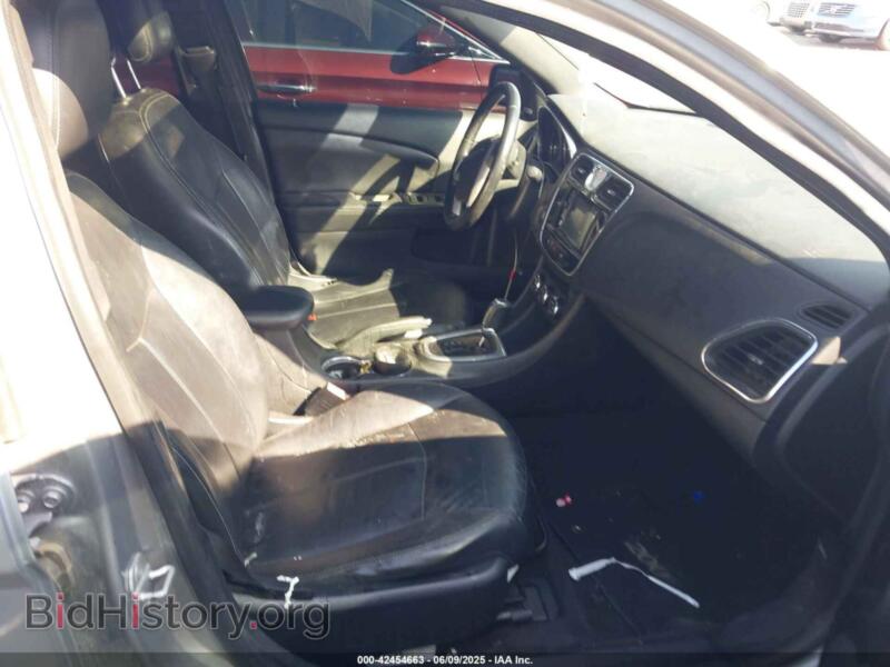 2013 Chrysler 200 (VIN 1C3CCBCG3DN523857) — фото 5 из 11