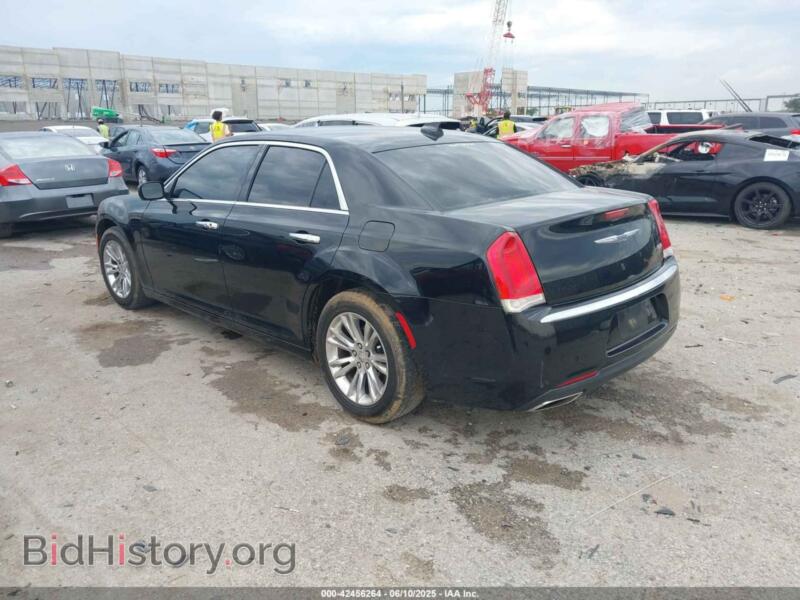 2019 Chrysler 300 (VIN 2C3CCAAG6KH610400) — фото 3 из 16