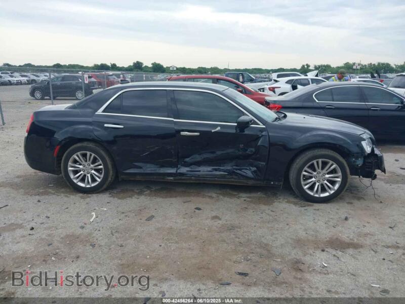 2019 Chrysler 300 (VIN 2C3CCAAG6KH610400) — фото 6 из 16