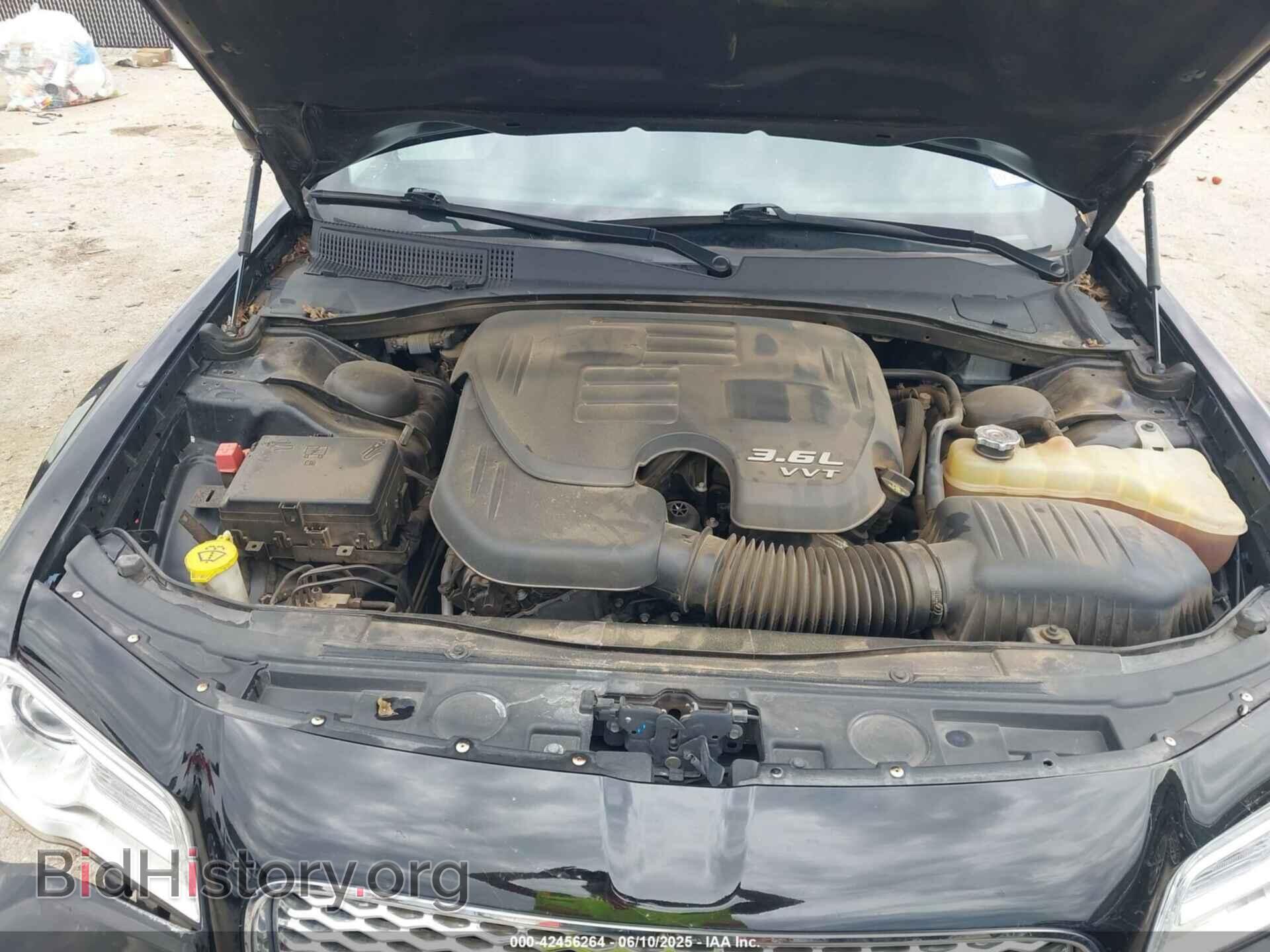2019 CHRYSLER 300 - VIN: 2C3CCAAG6KH610400 - Фото 10