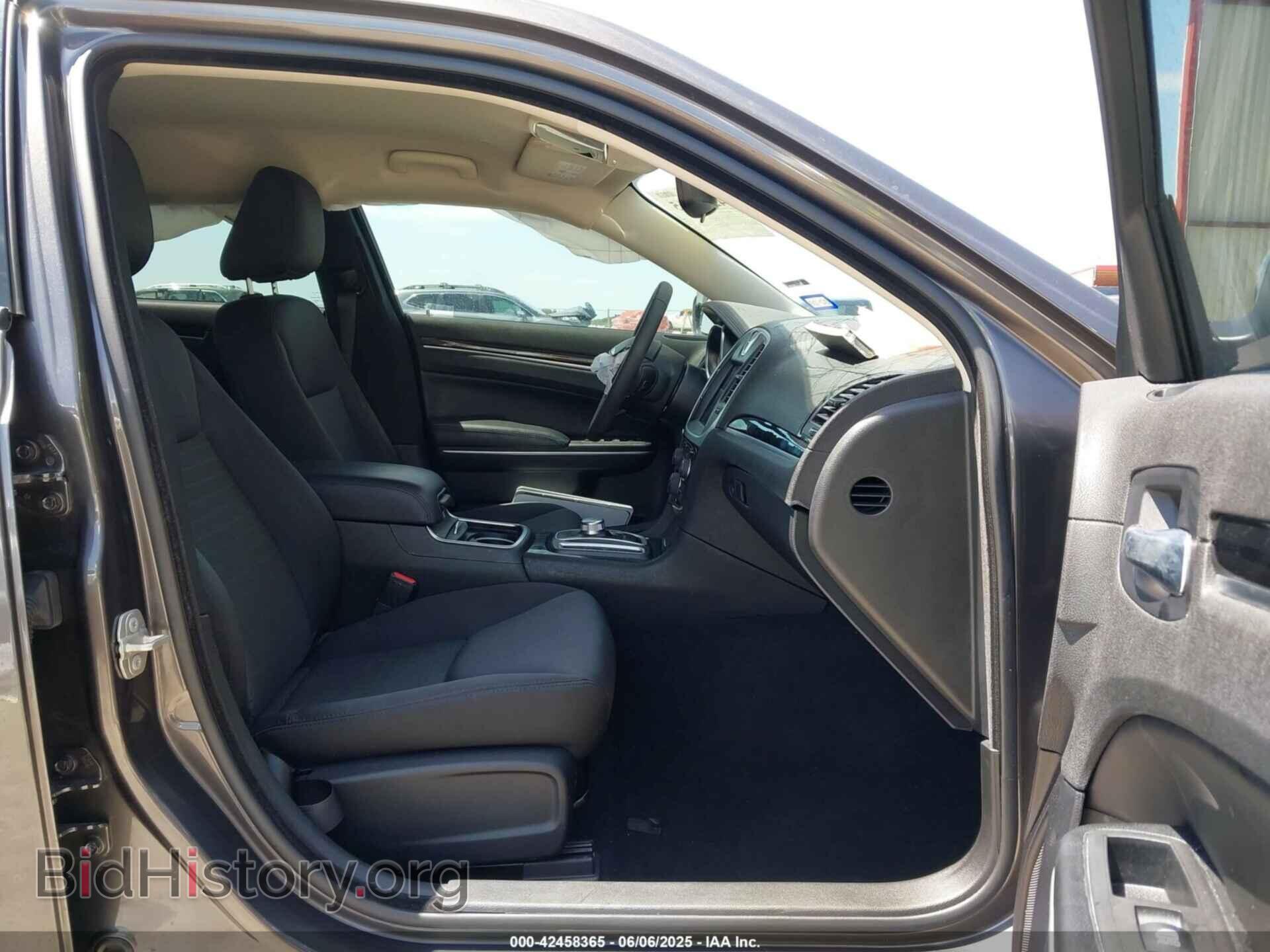2023 CHRYSLER 300 - VIN: 2C3CCAAG1PH677073 - Фото 5