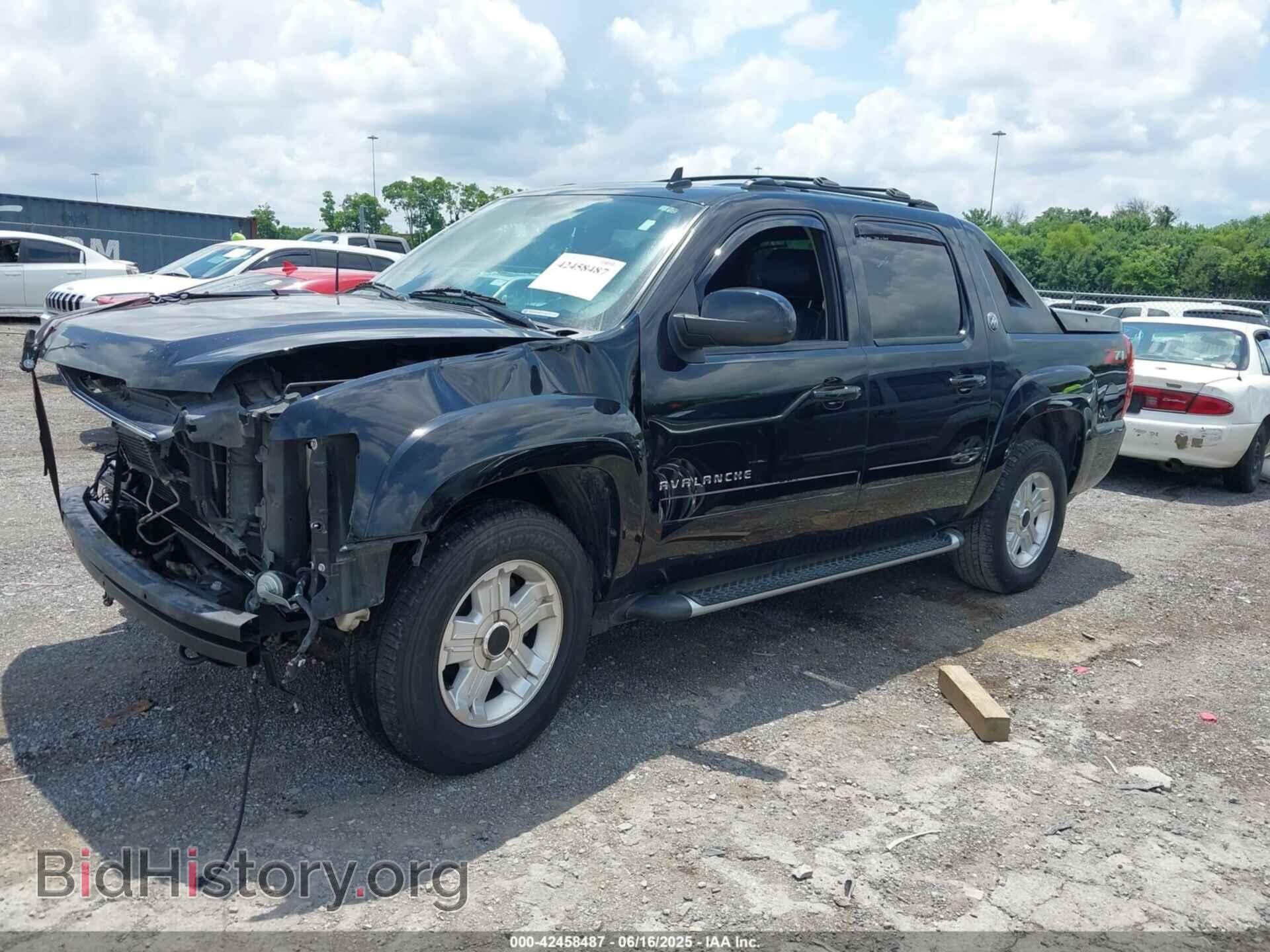 2013 CHEVROLET AVALANCHE - VIN: 3GNMCFE07DG374618 - Фото 2