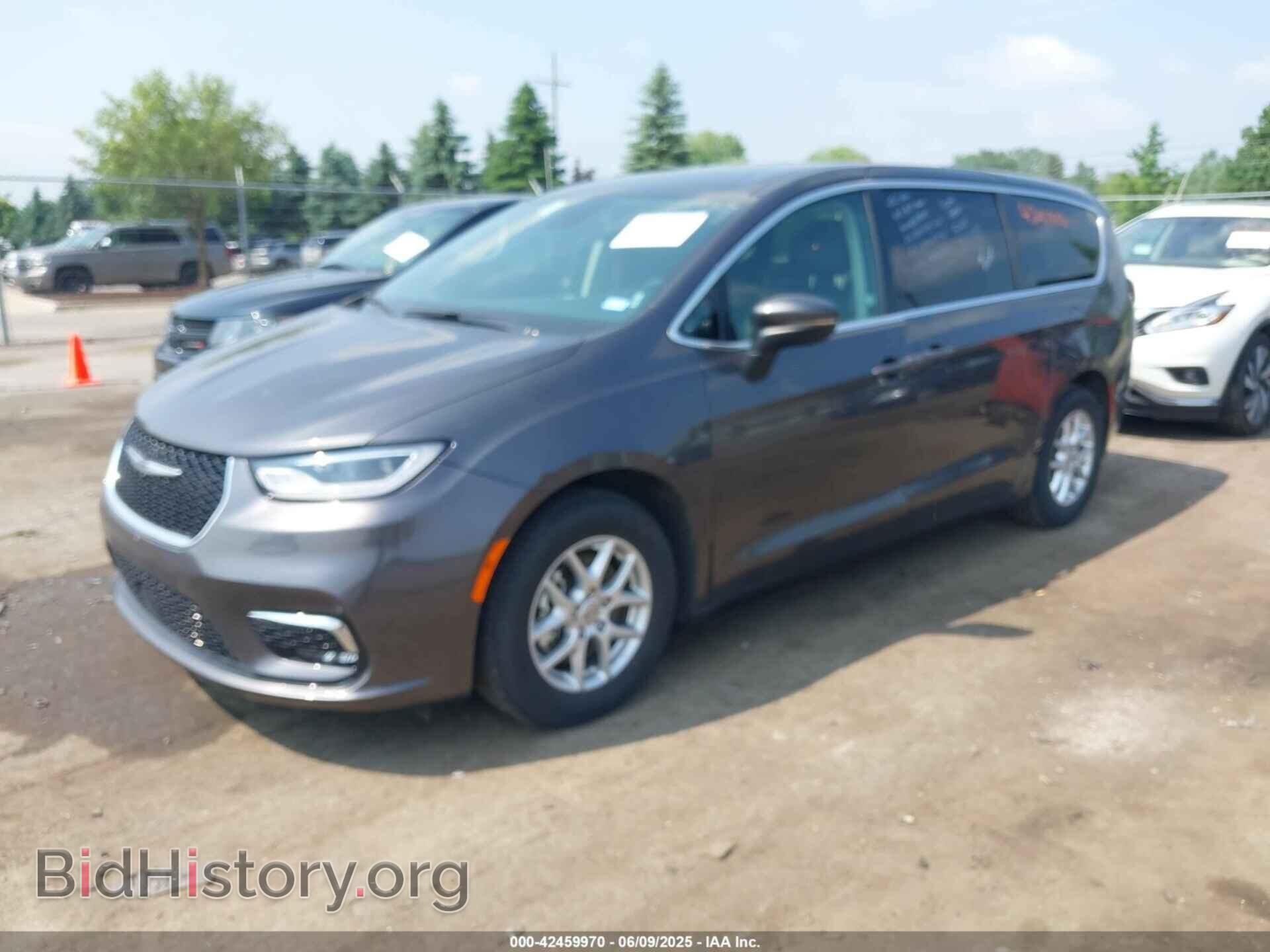 2023 CHRYSLER PACIFICA - VIN: 2C4RC1BG7PR581107 - Фото 2