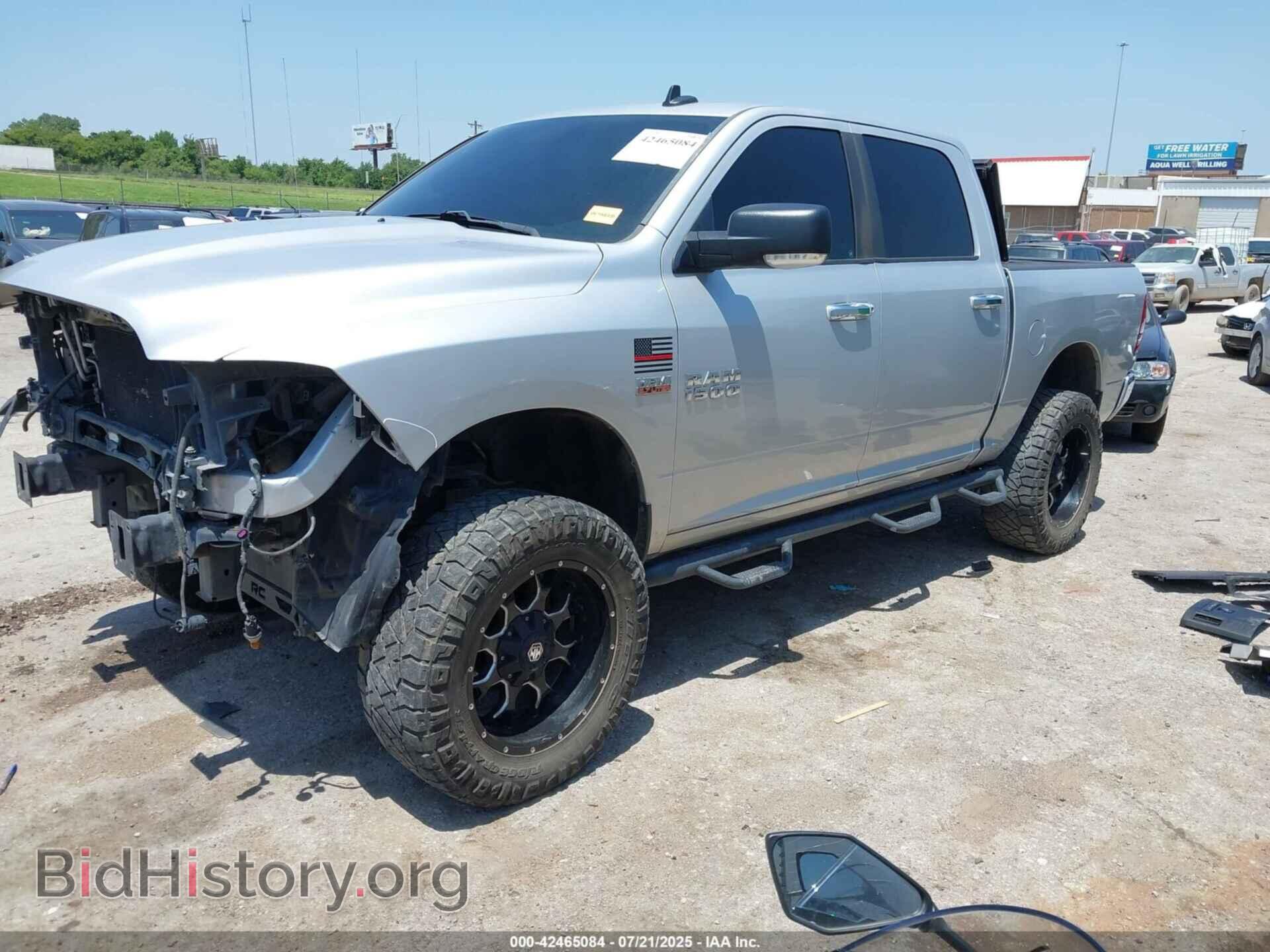 2016 RAM 1500 - VIN: 3C6RR7LT0GG214947 - Фото 2