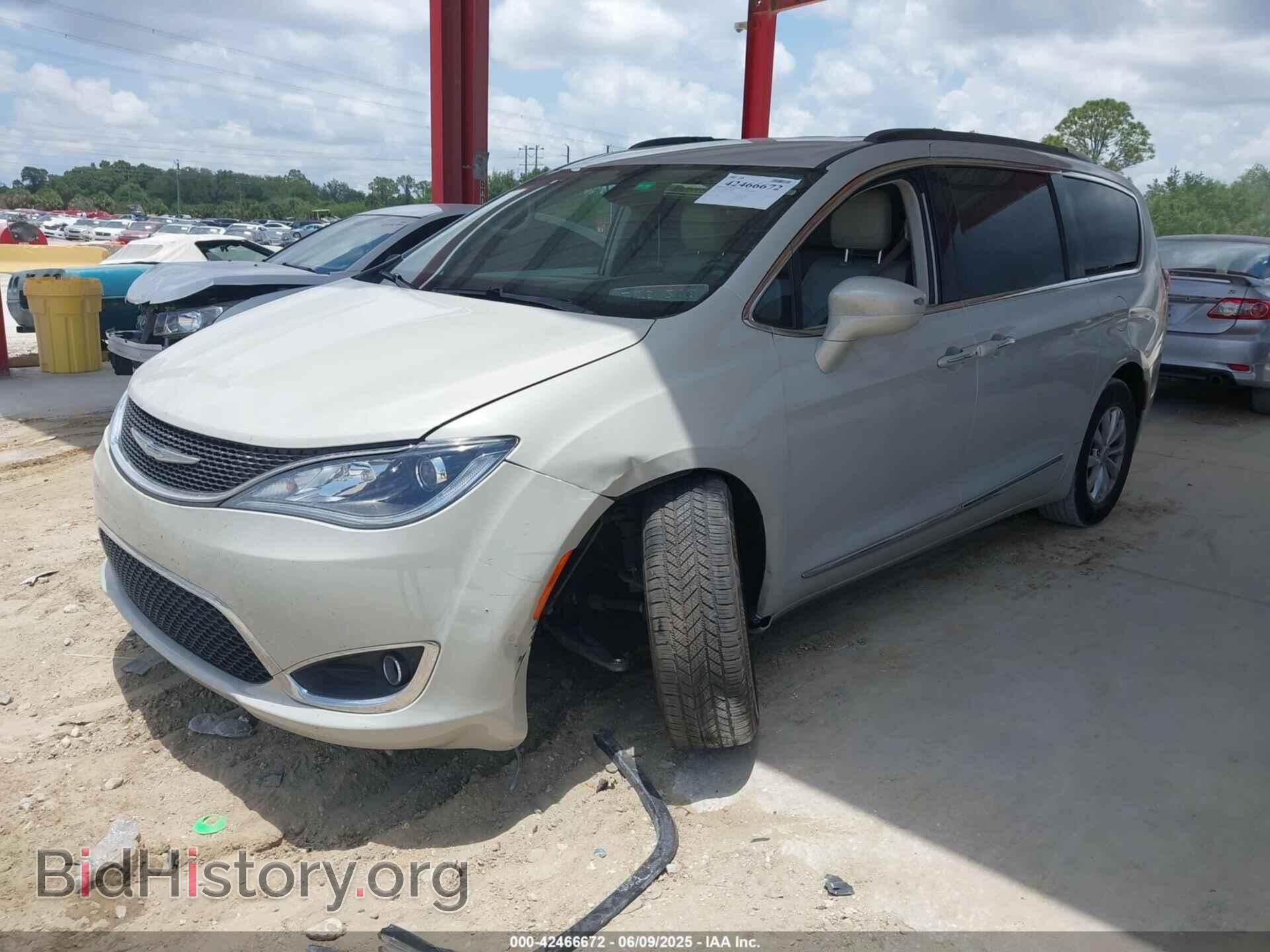 2017 CHRYSLER PACIFICA - VIN: 2C4RC1BGXHR607796 - Фото 2
