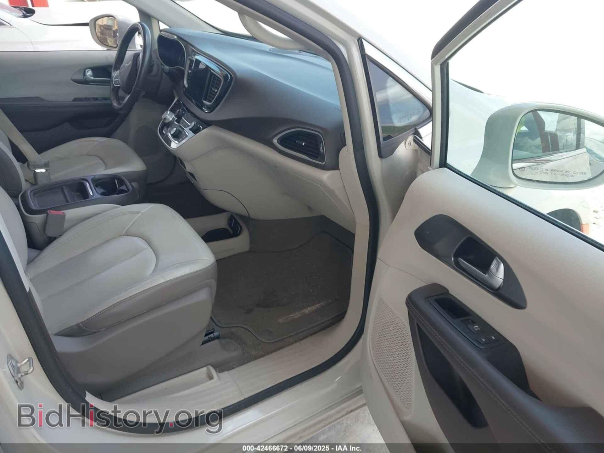 2017 CHRYSLER PACIFICA - VIN: 2C4RC1BGXHR607796 - Фото 5