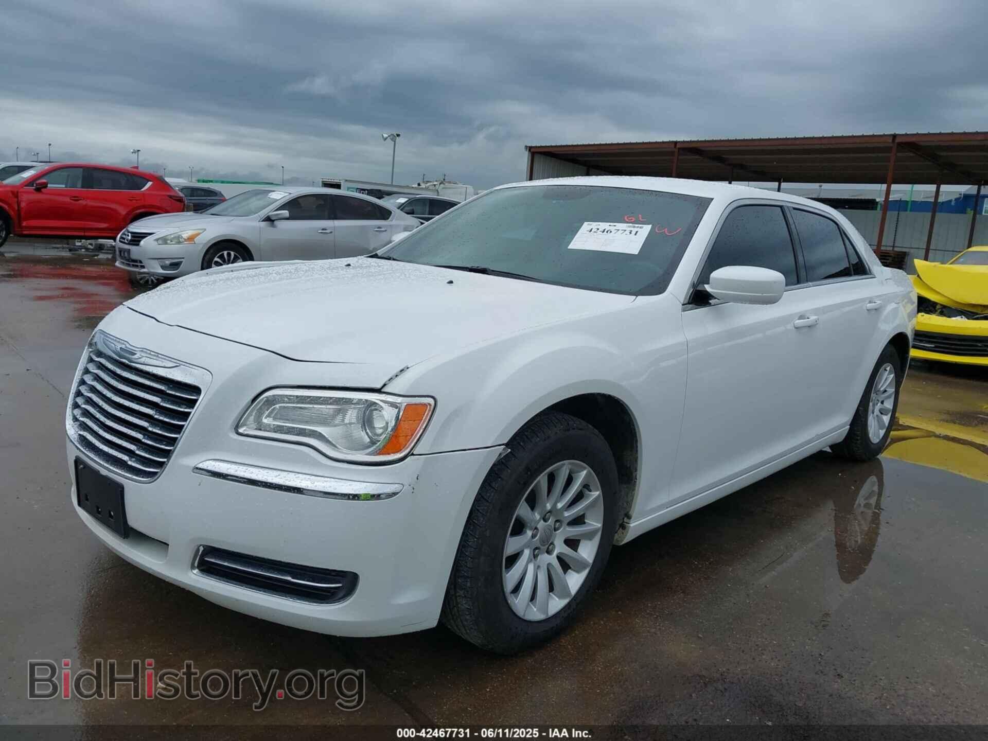 2013 CHRYSLER 300 - VIN: 2C3CCAAG1DH712206 - Фото 2
