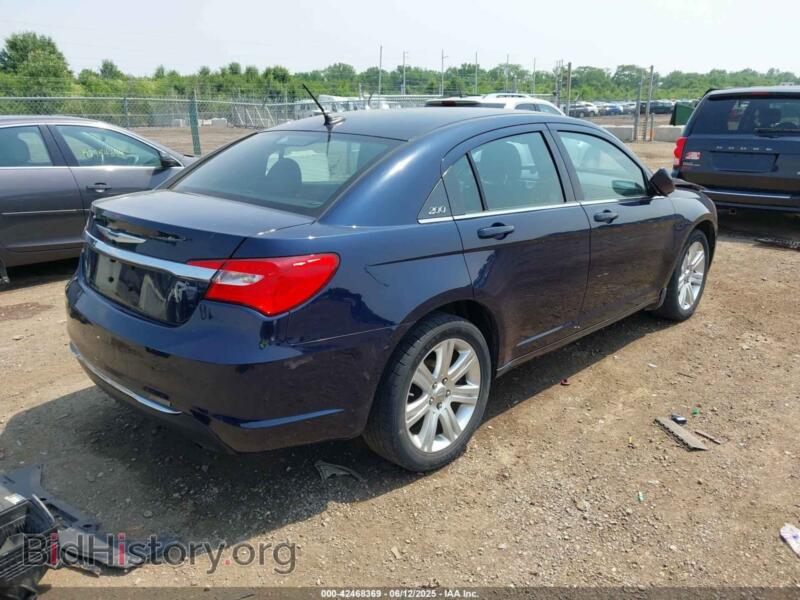 2013 Chrysler 200 (VIN 1C3CCBBB4DN550426) — фото 4 из 17