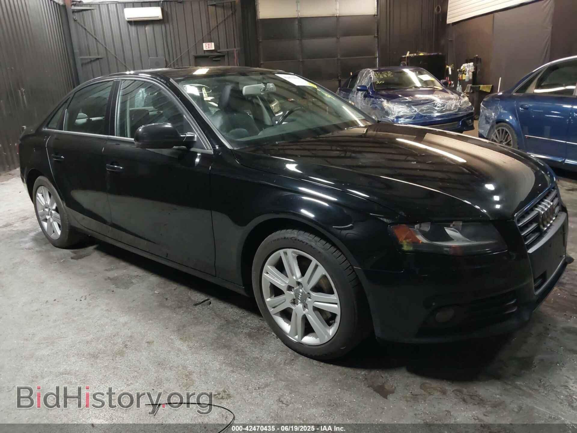 Photo WAUDFAFLXBN043075 - AUDI A4 2011