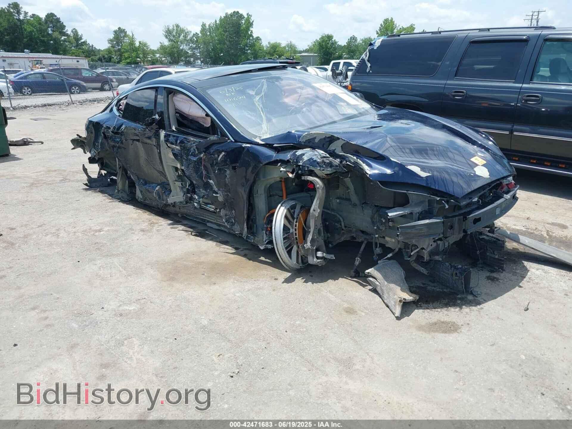 Фотография 5YJSA1H19EFP40275 - TESLA MODEL S 2014