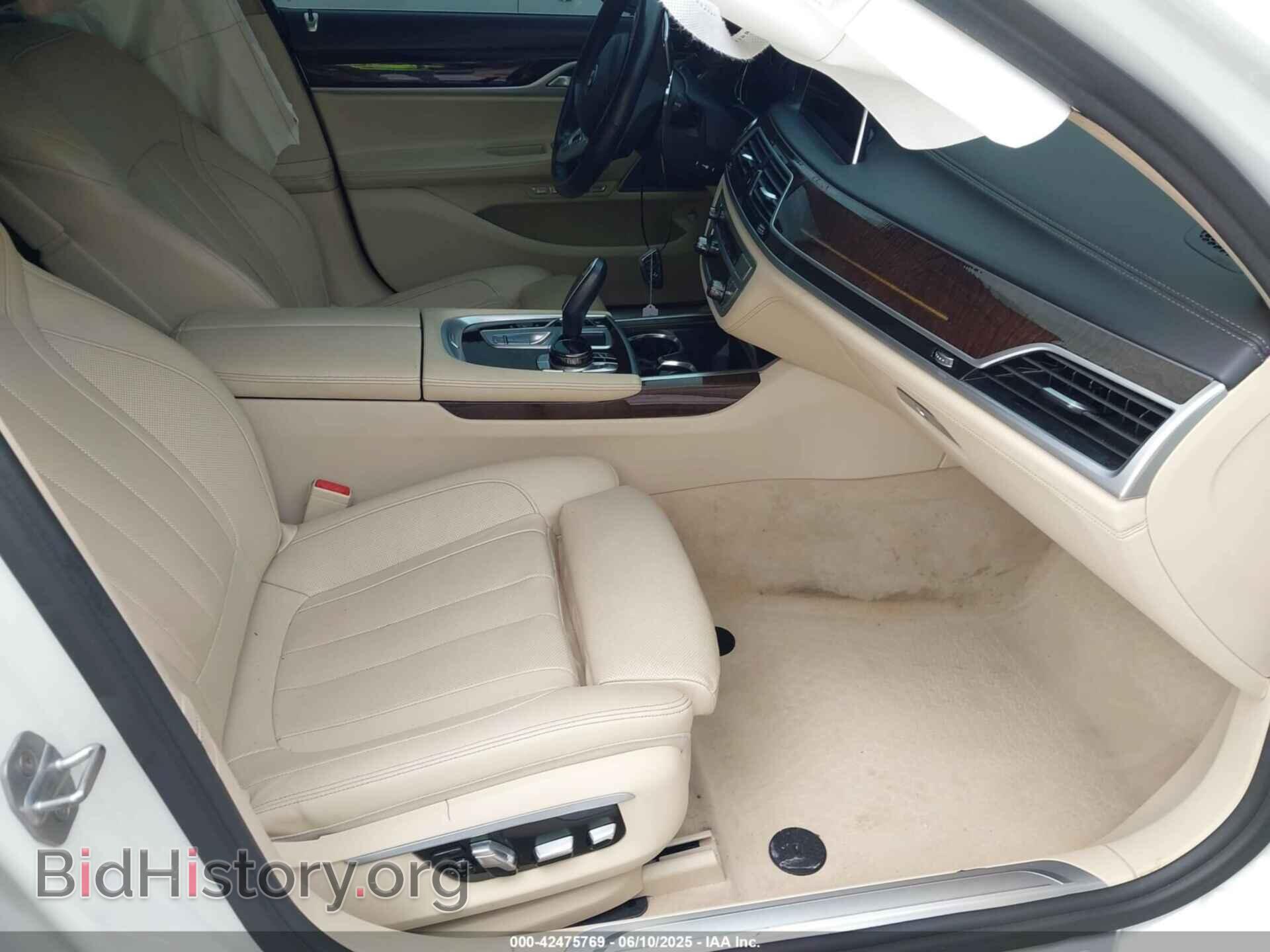 2017 BMW 740I - VIN: WBA7E2C53HG740273 - Фото 5