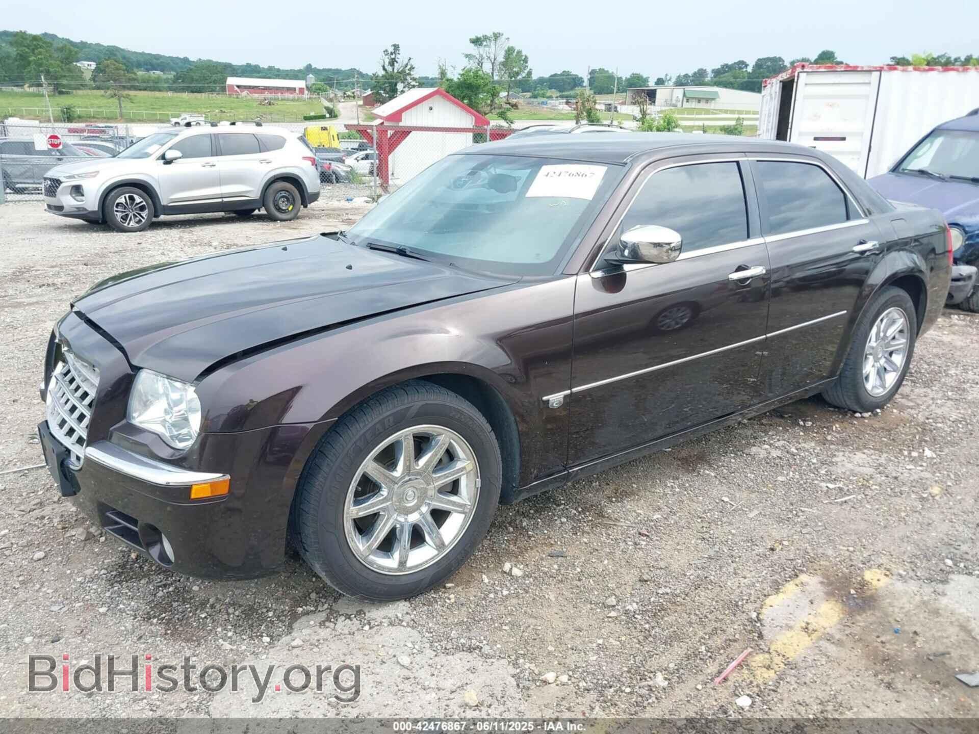 2005 CHRYSLER 300C - VIN: 2C3JA63H05H541000 - Фото 2