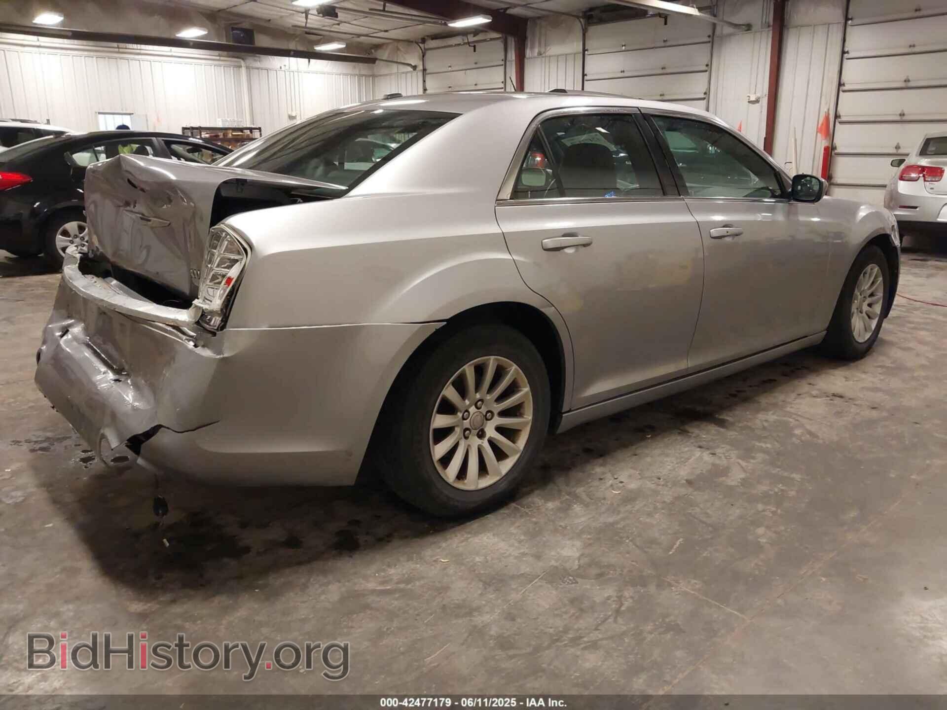 2014 CHRYSLER 300 - VIN: 2C3CCAAG8EH128032 - Фото 4