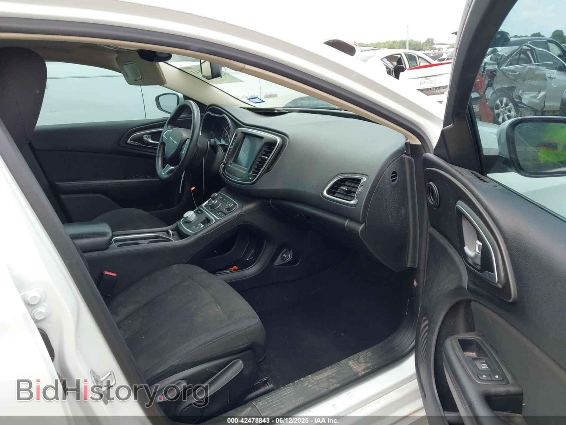 2016 CHRYSLER 200 - VIN: 1C3CCCAB9GN111704 - Фото 5