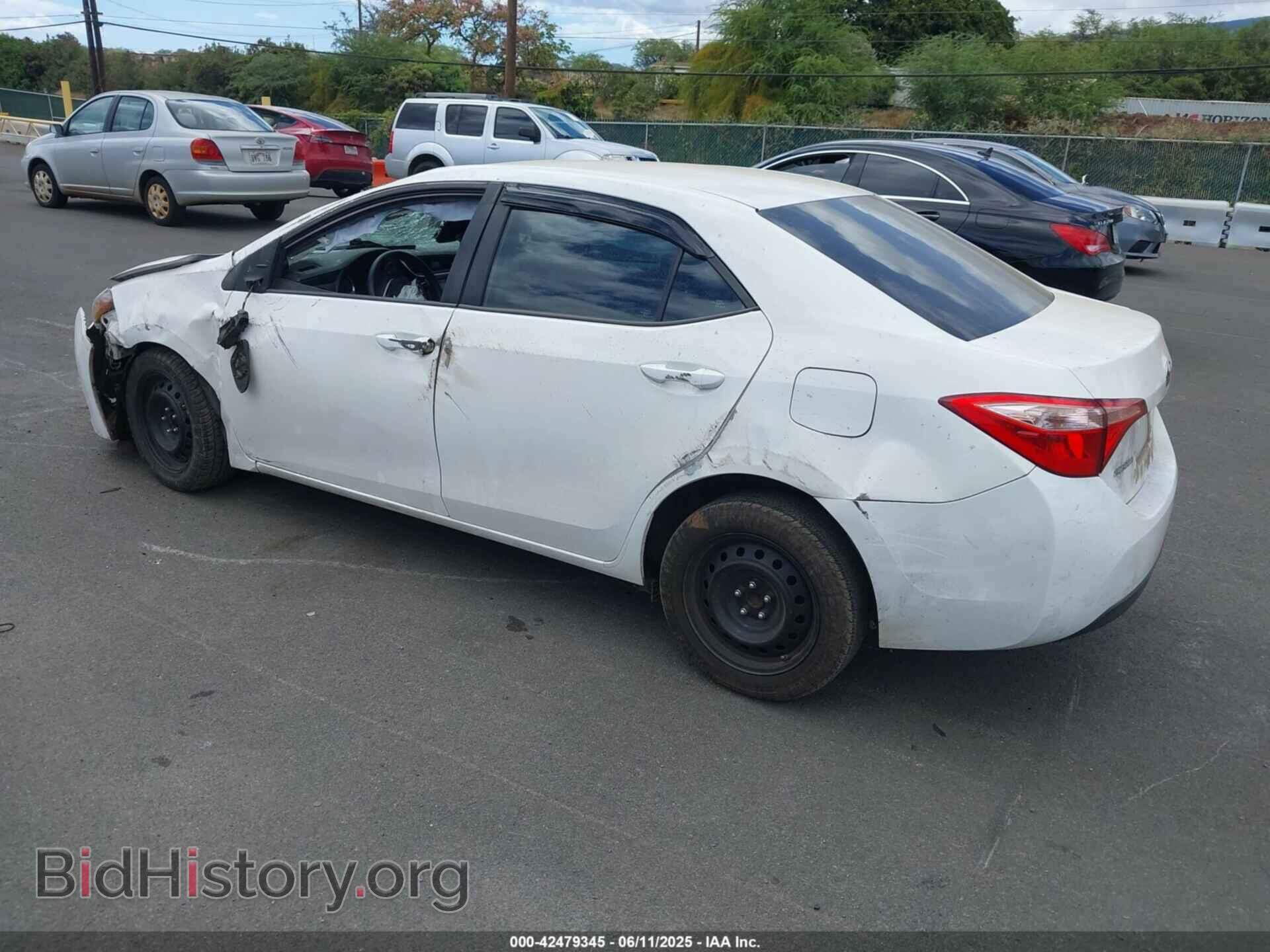 2018 TOYOTA COROLLA - VIN: 5YFBURHE6JP757722 - Фото 3