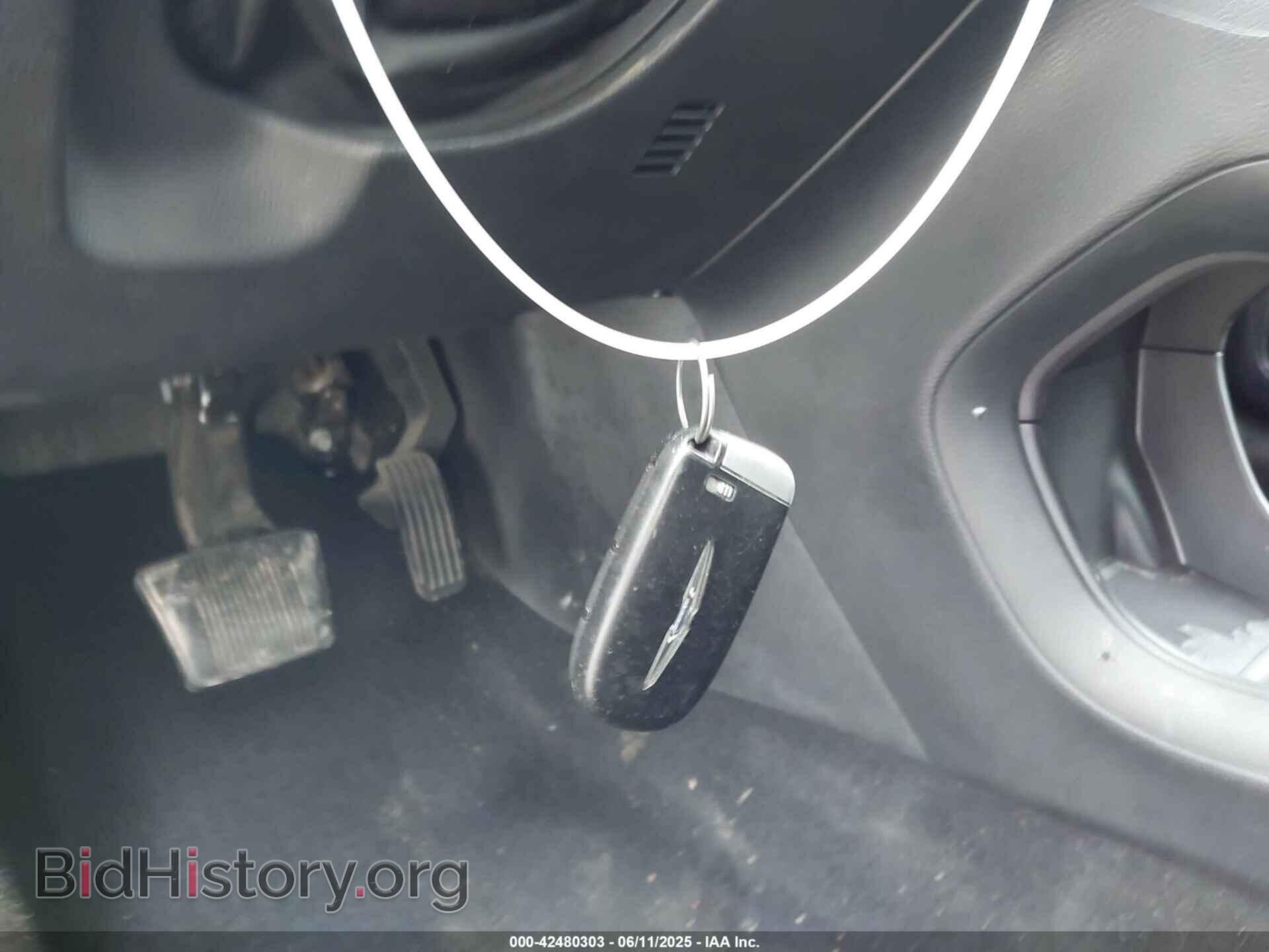 2016 CHRYSLER 200 - VIN: 1C3CCCAB1GN104357 - Фото 11
