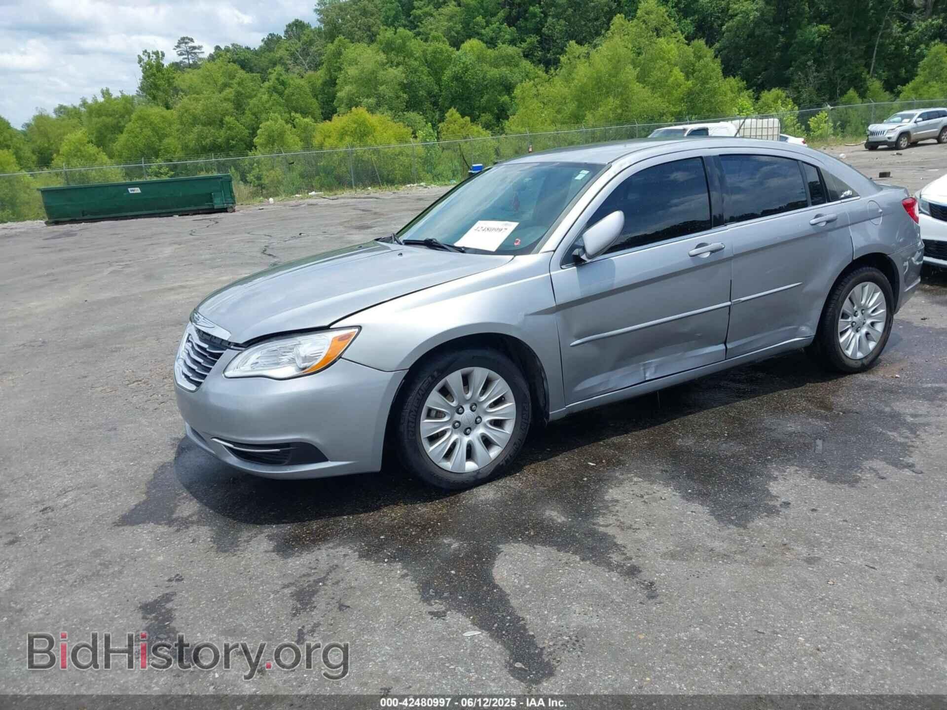 2013 CHRYSLER 200 - VIN: 1C3CCBAB9DN635599 - Фото 2