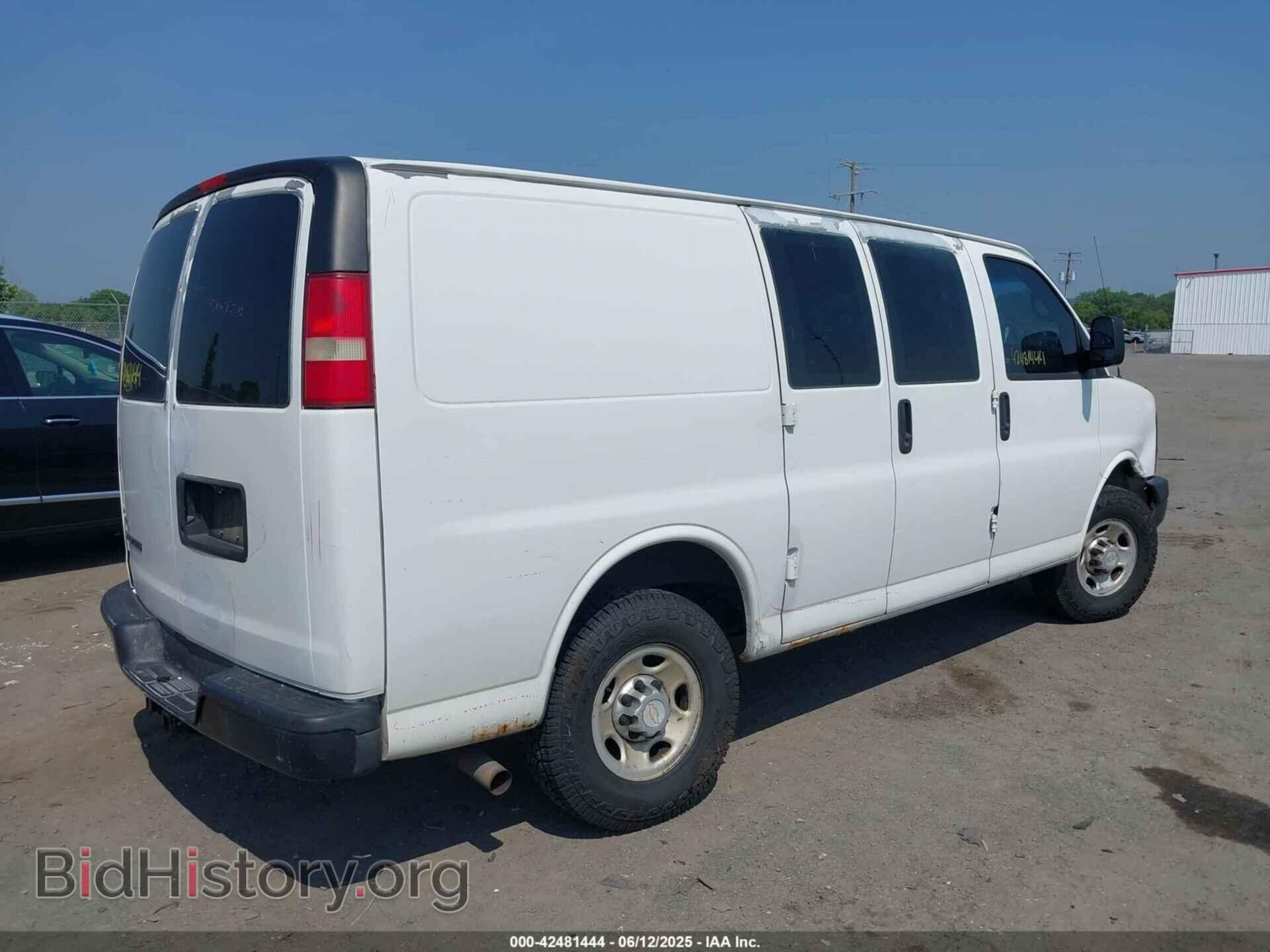 2010 CHEVROLET EXPRESS 2500 - VIN: 1GCZGFBA5A1180910 - Фото 4