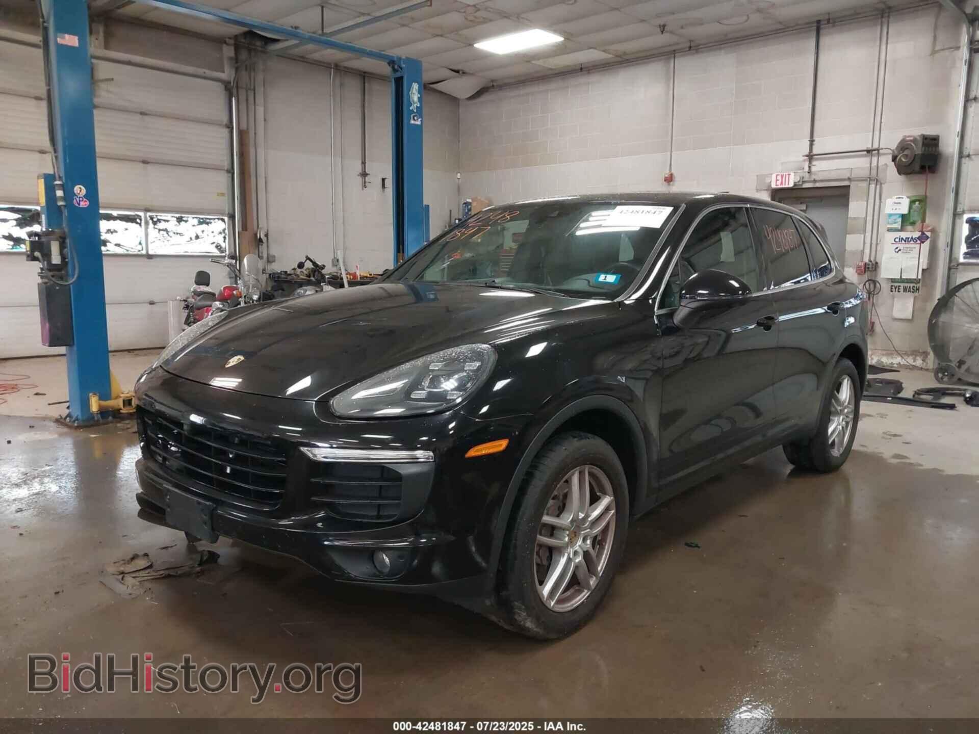 2016 PORSCHE CAYENNE - VIN: WP1AA2A27GLA08360 - Фото 2