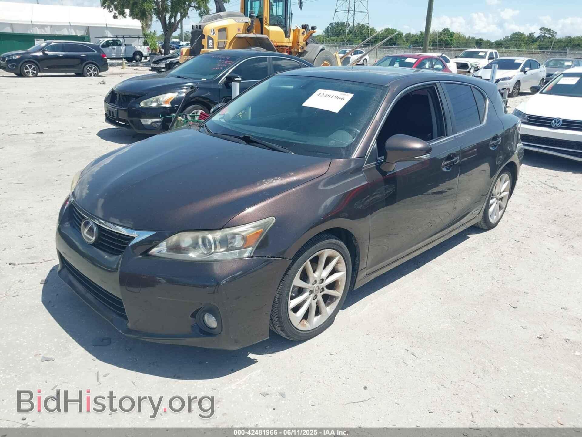 2011 LEXUS CT 200H - VIN: JTHKD5BH2B2020124 - Фото 2