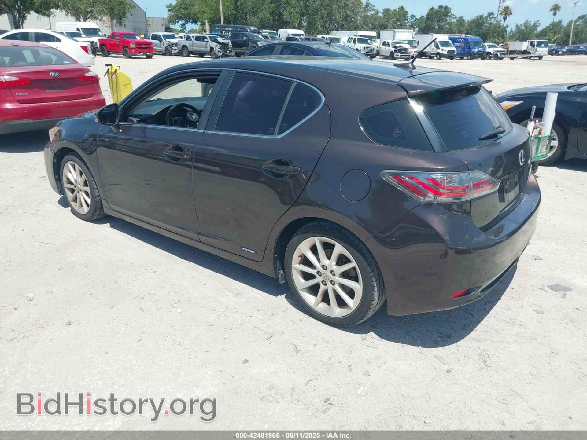 2011 LEXUS CT 200H - VIN: JTHKD5BH2B2020124 - Фото 3