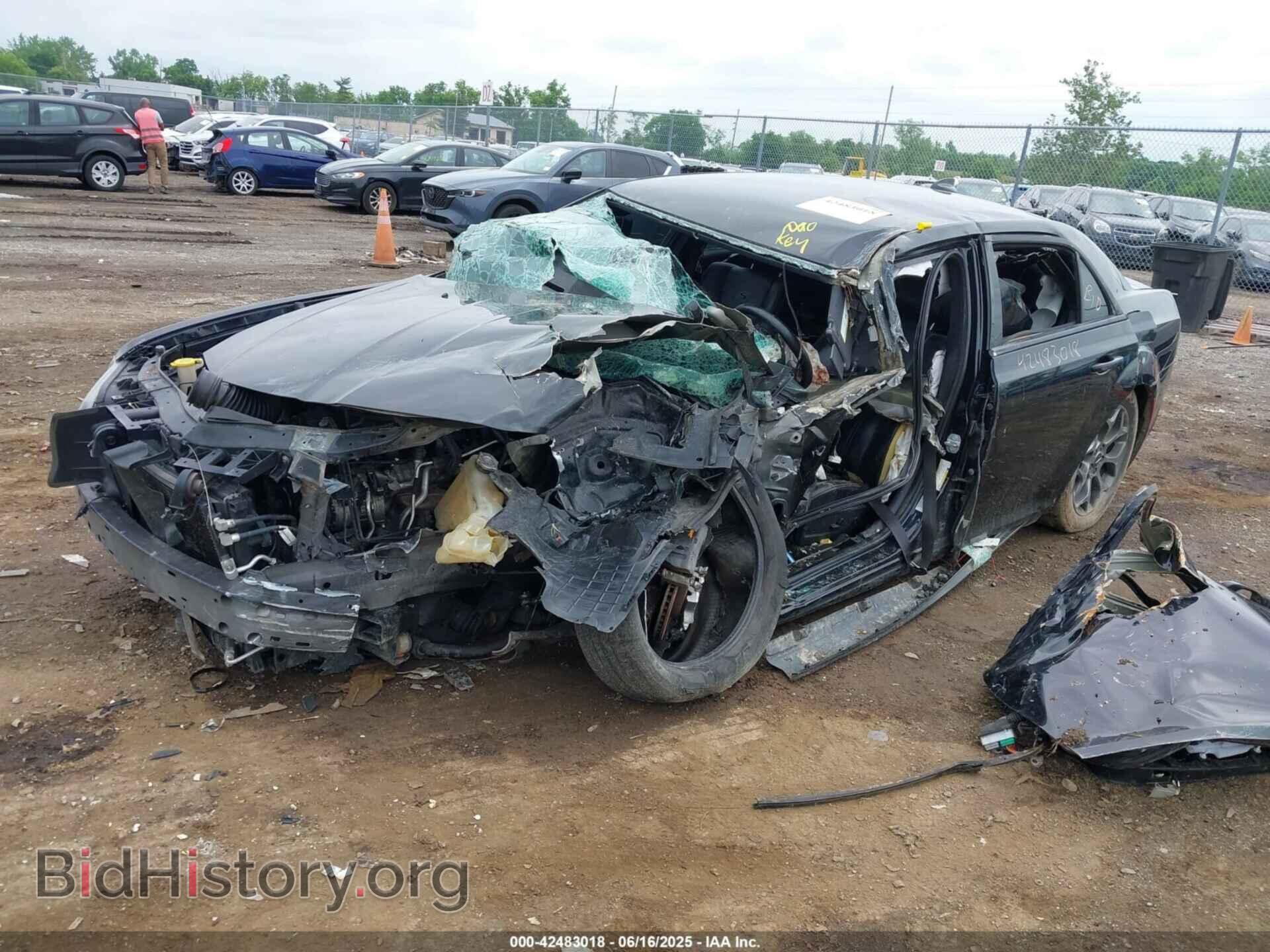 2016 CHRYSLER 300 - VIN: 2C3CCAGG6GH191530 - Фото 2