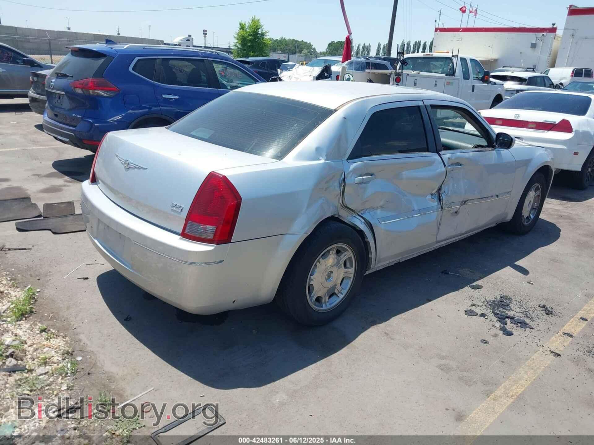 2005 CHRYSLER 300 - VIN: 2C3JA53G45H502055 - Фото 4