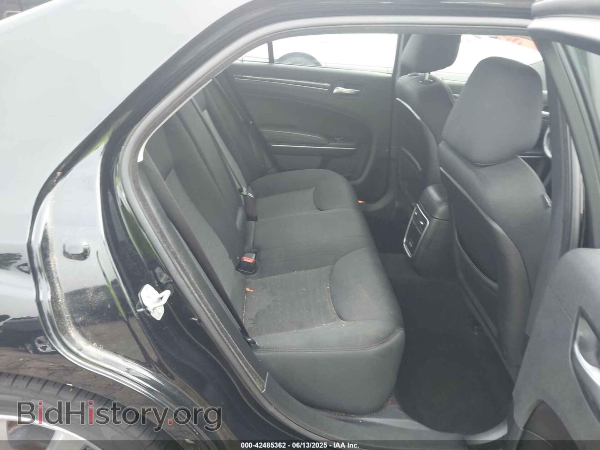 2019 CHRYSLER 300 - VIN: 2C3CCAAG7KH601334 - Фото 8