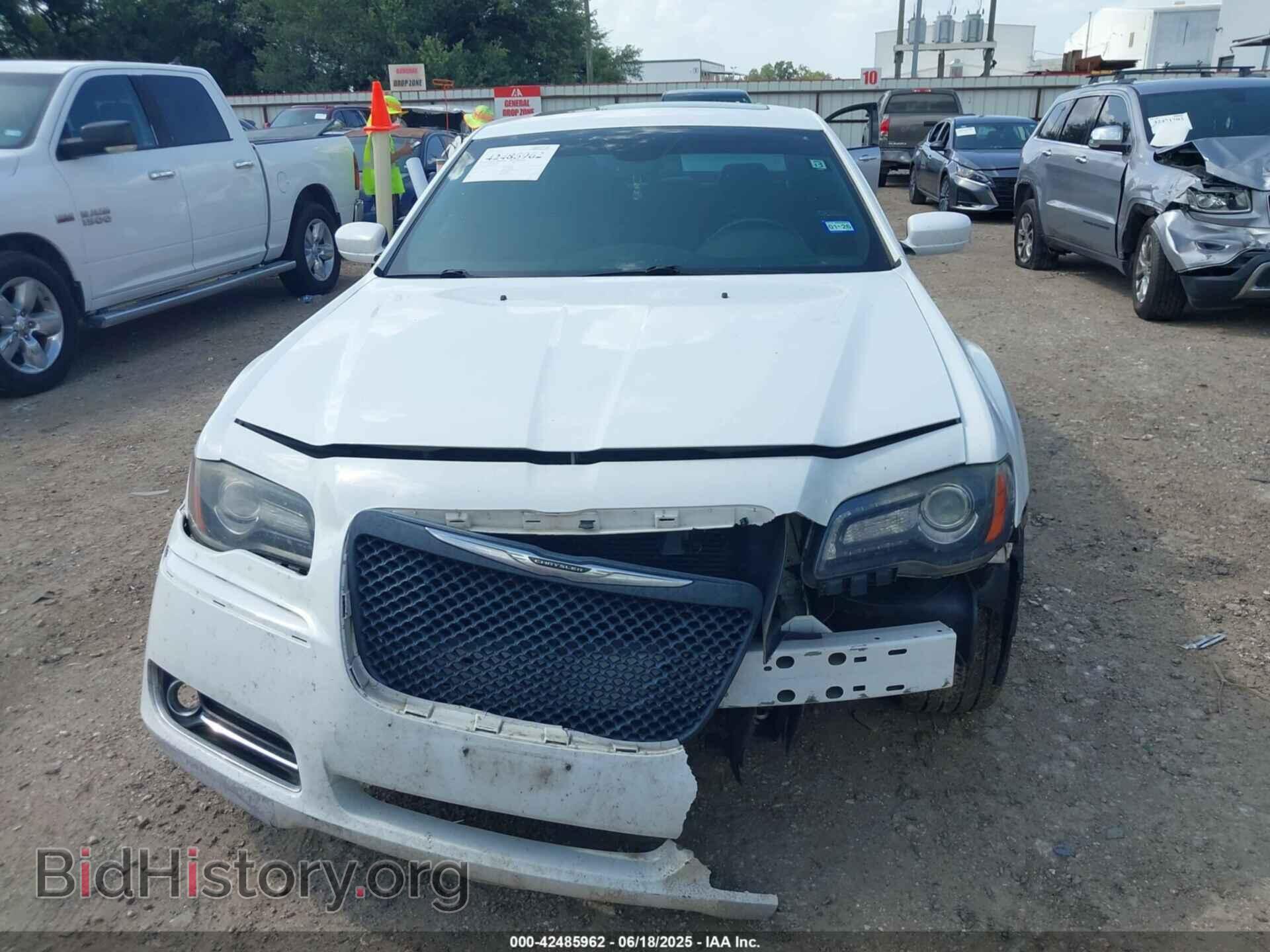 2014 CHRYSLER 300 - VIN: 2C3CCABG1EH182772 - Фото 13