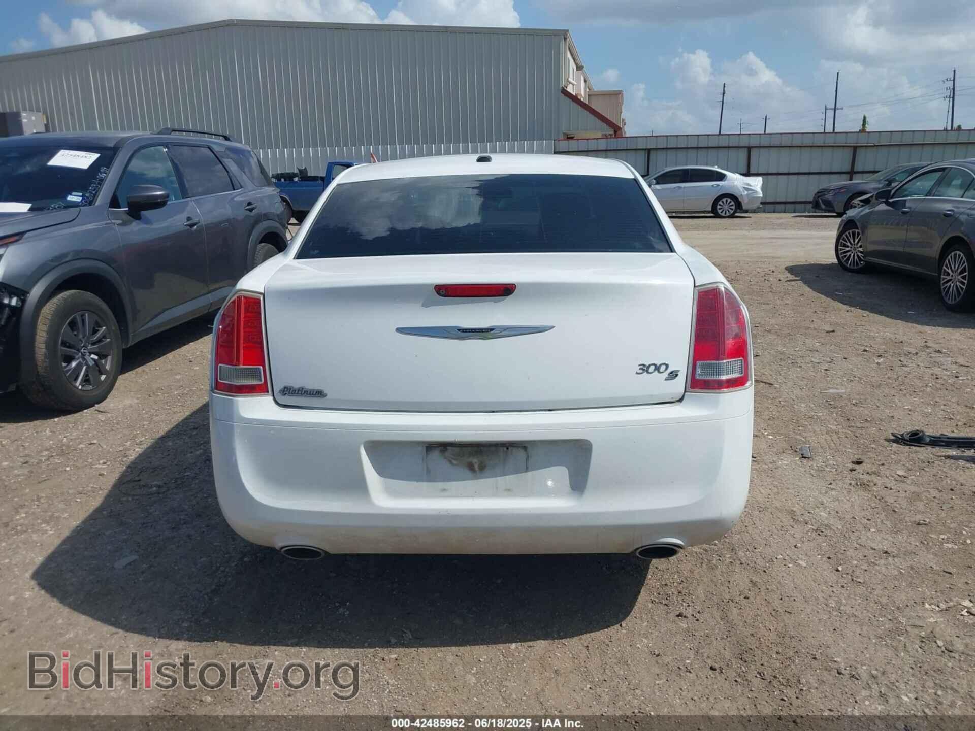 2014 CHRYSLER 300 - VIN: 2C3CCABG1EH182772 - Фото 17