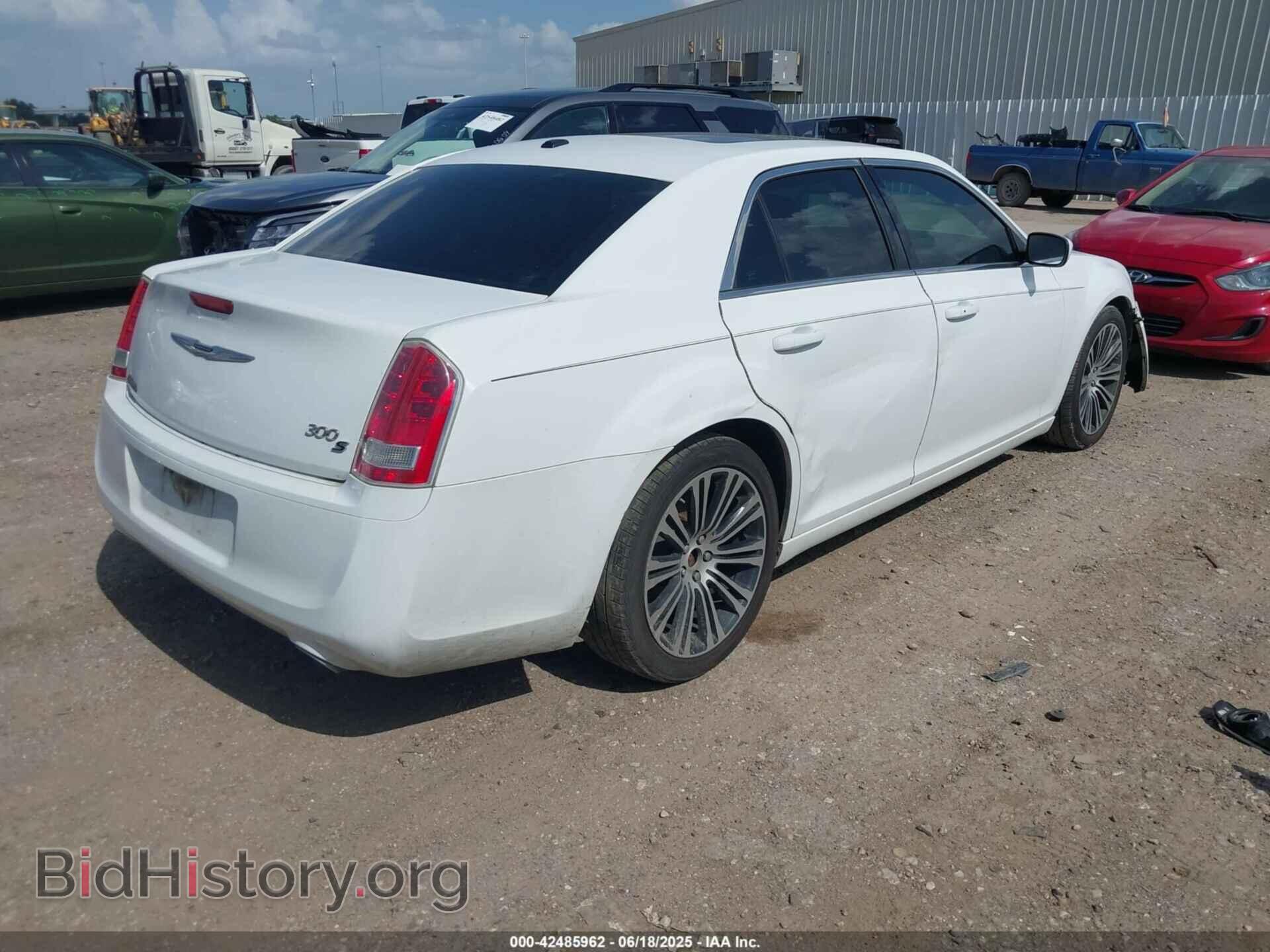 2014 CHRYSLER 300 - VIN: 2C3CCABG1EH182772 - Фото 4