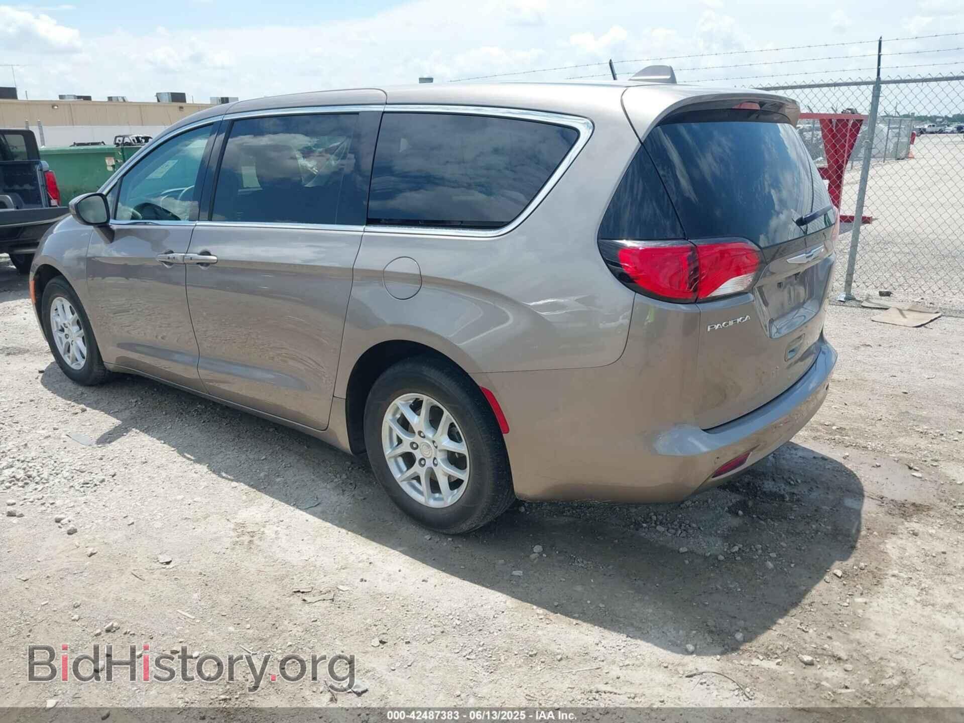 2017 CHRYSLER PACIFICA - VIN: 2C4RC1DG4HR704781 - Фото 3