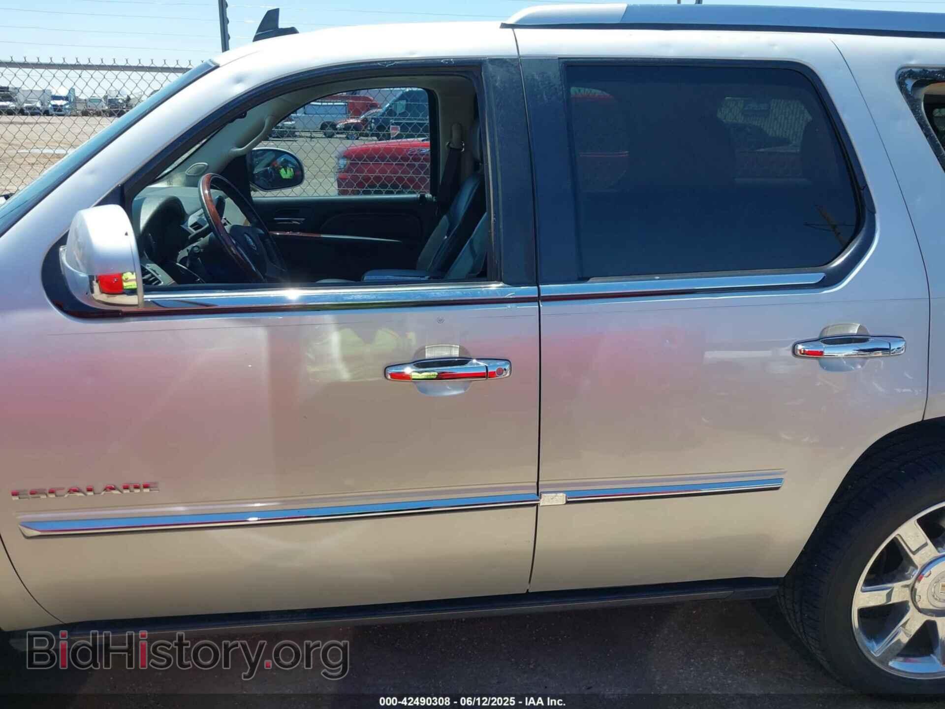 2011 CADILLAC ESCALADE - VIN: 1GYS3CEF7BR126203 - Photo 14