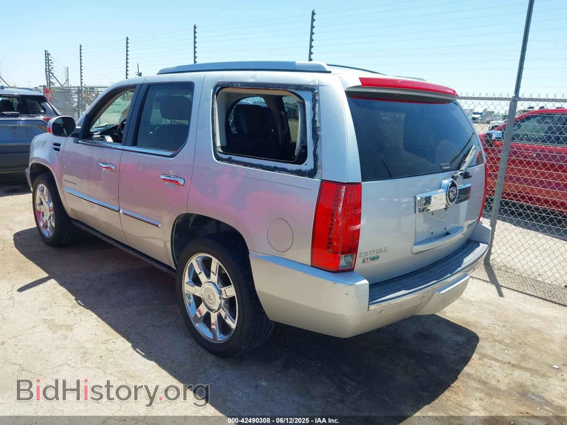 2011 CADILLAC ESCALADE - VIN: 1GYS3CEF7BR126203 - Photo 3