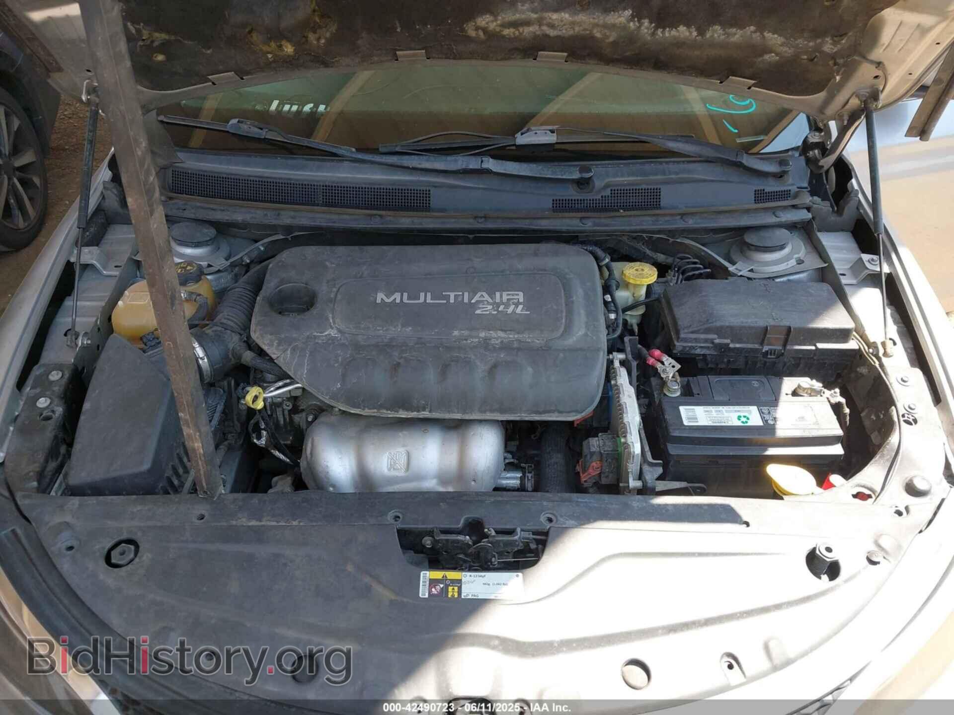 2015 CHRYSLER 200 - VIN: 1C3CCCAB6FN658637 - Фото 10