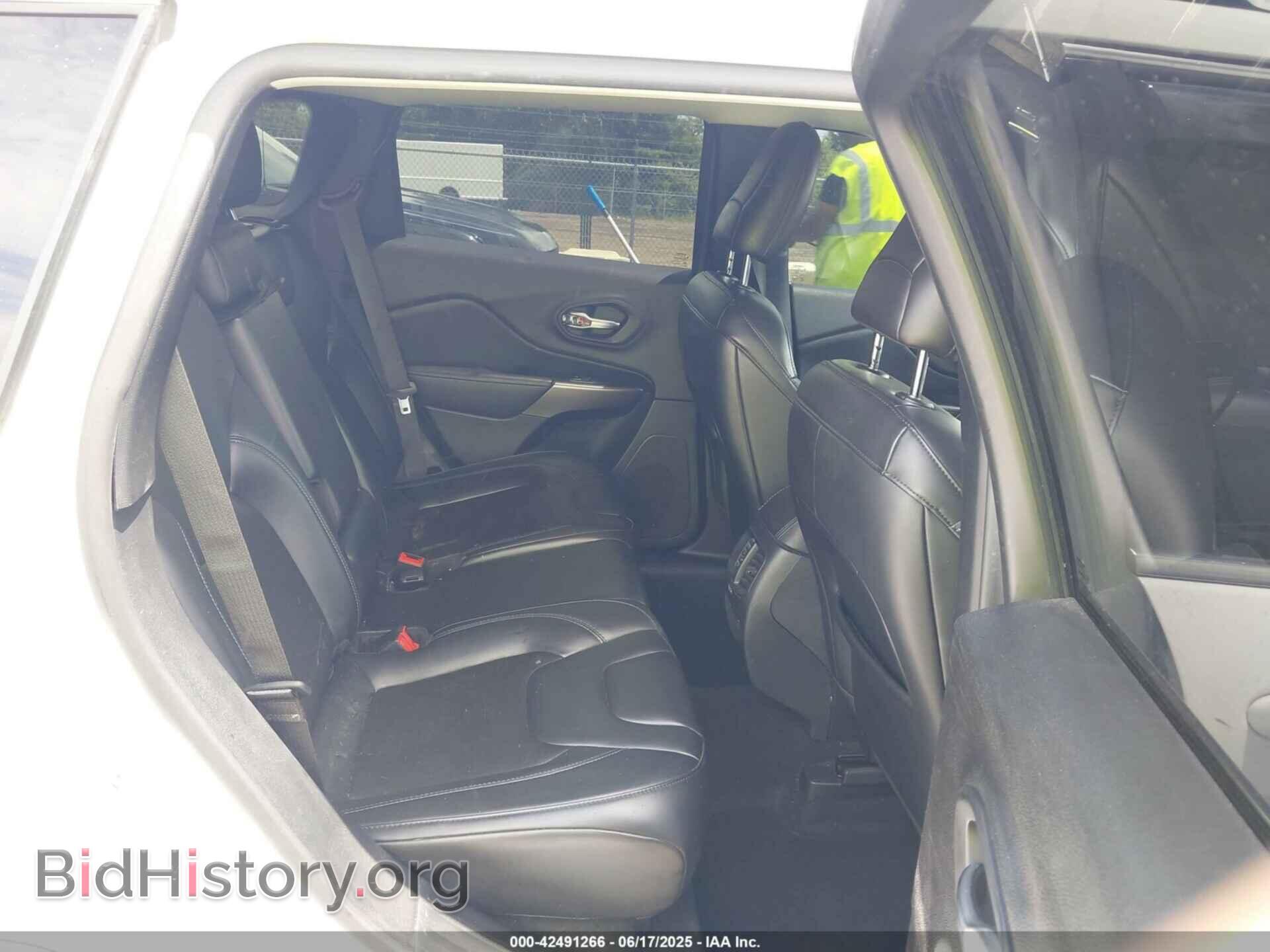2020 JEEP CHEROKEE - VIN: 1C4PJLLB2LD592959 - Фото 8