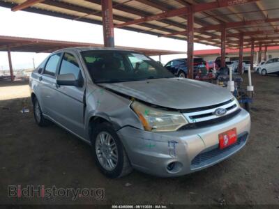 2011 Ford FOCUS SE, серебристый — VIN 1FAHP3FN1BW103808, IAAI