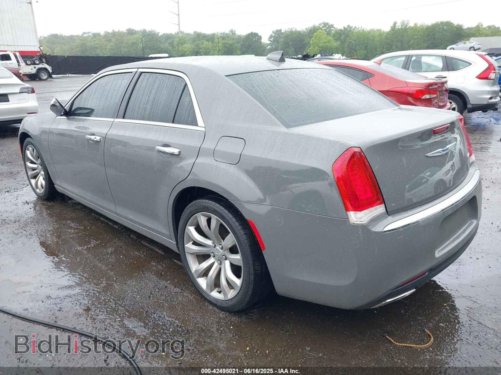2019 CHRYSLER 300 - VIN: 2C3CCAEG2KH527931 - Фото 3