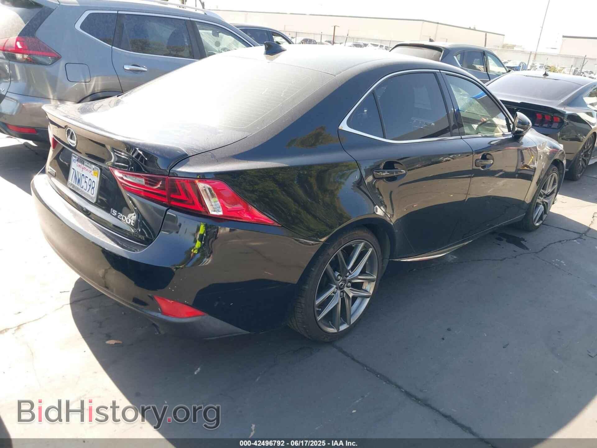 2016 LEXUS IS 200T - VIN: JTHBA1D25G5008582 - Фото 4